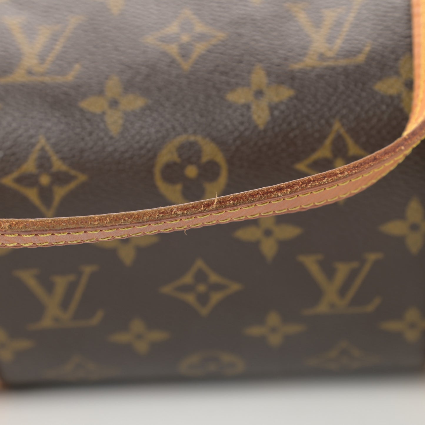 Monogram Papillon 26