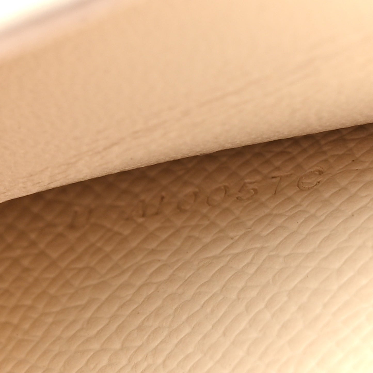 Epsom Kelly Wallet To Go Craie