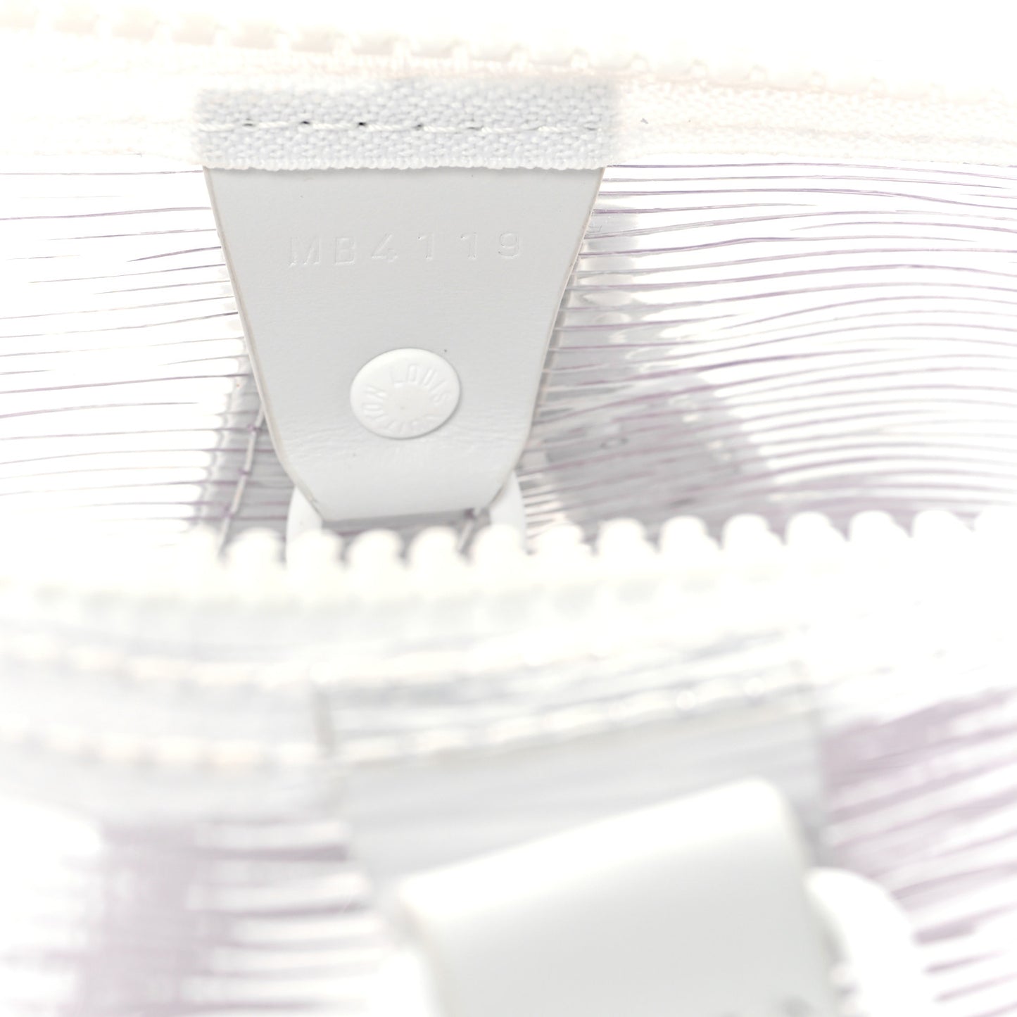 PVC Epi Embossed Wavy Keepall Bandouliere 50 White