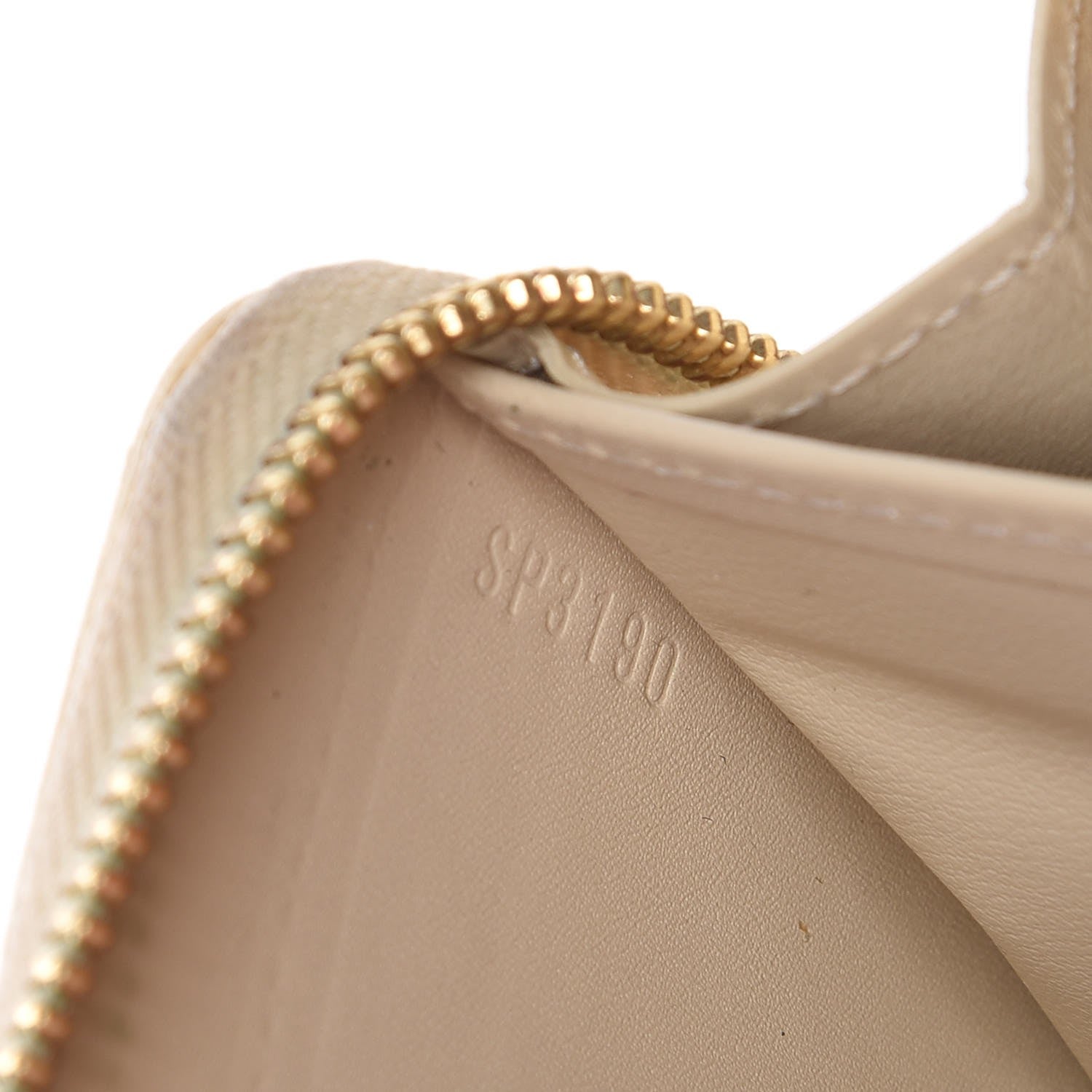 Louis Vuitton Vernis Zippy Wallet Blanc Corail 7 of 16