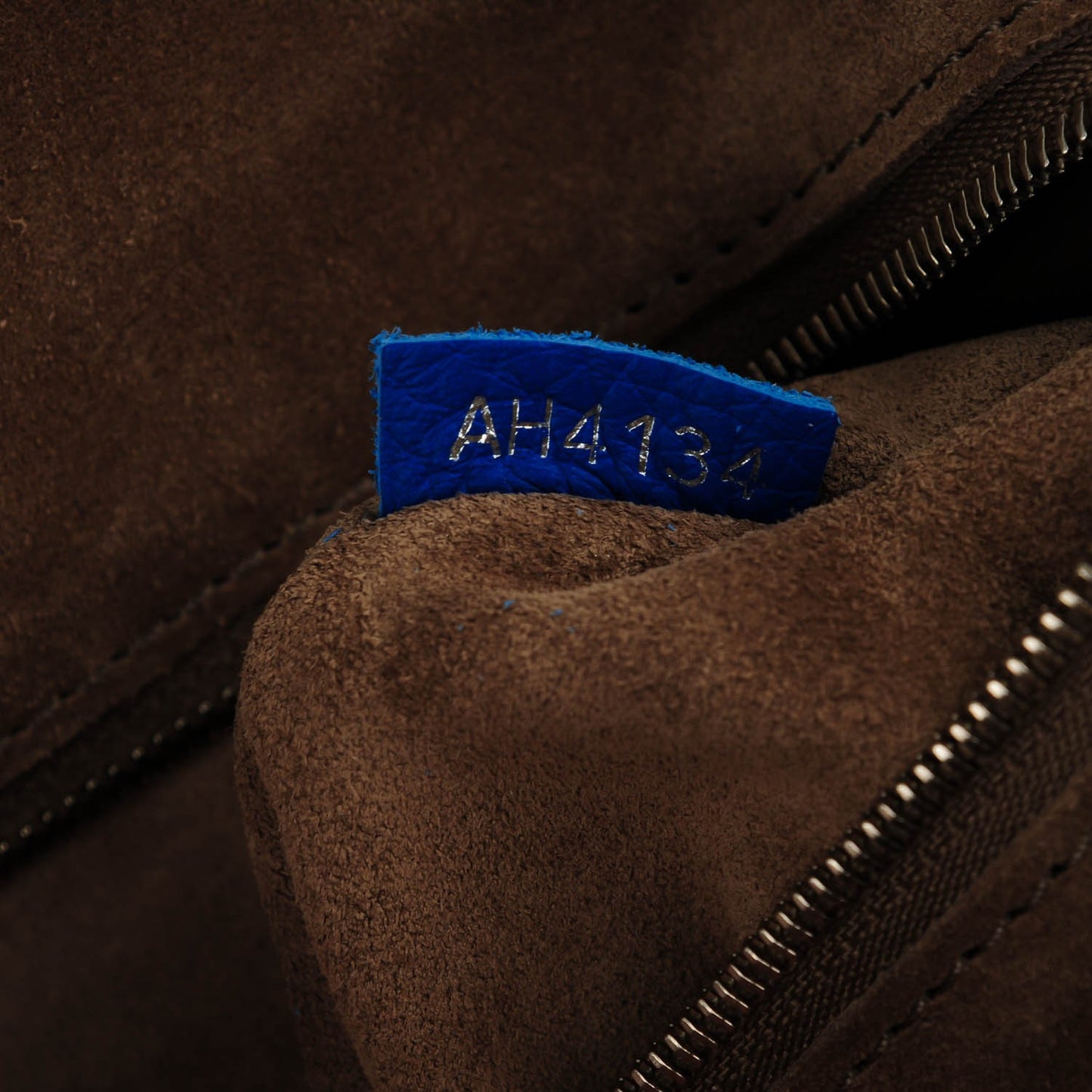 Cuir Taurillon Soft Lockit PM Outremer