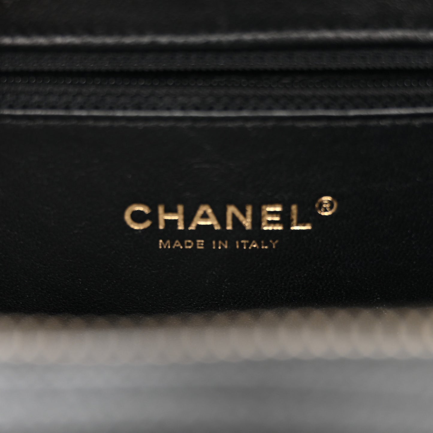 Caviar Quilted Medium CC Filigree Vanity Case Black