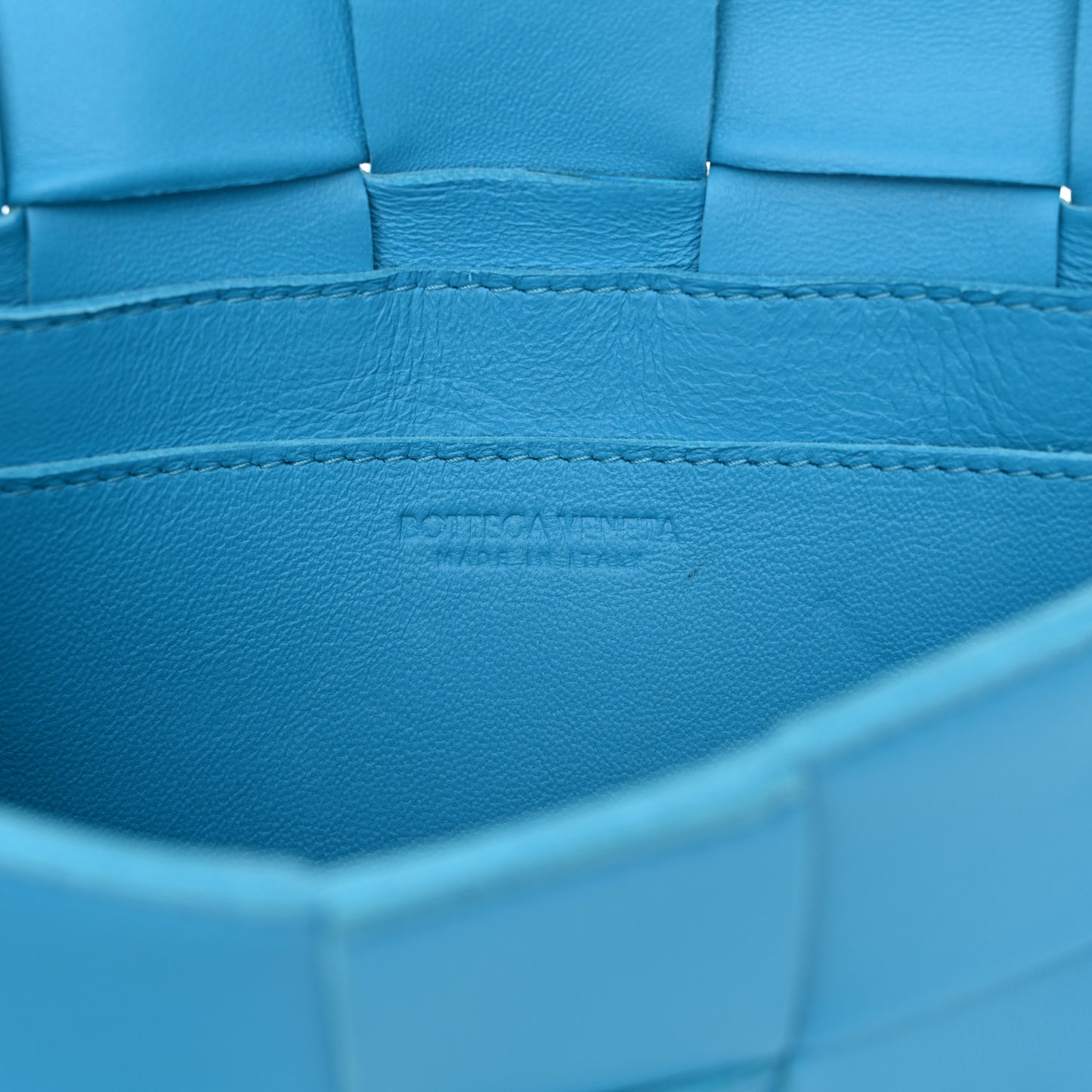 Lambskin Maxi Intreccio Small Cassette Crossbody Bag Pool