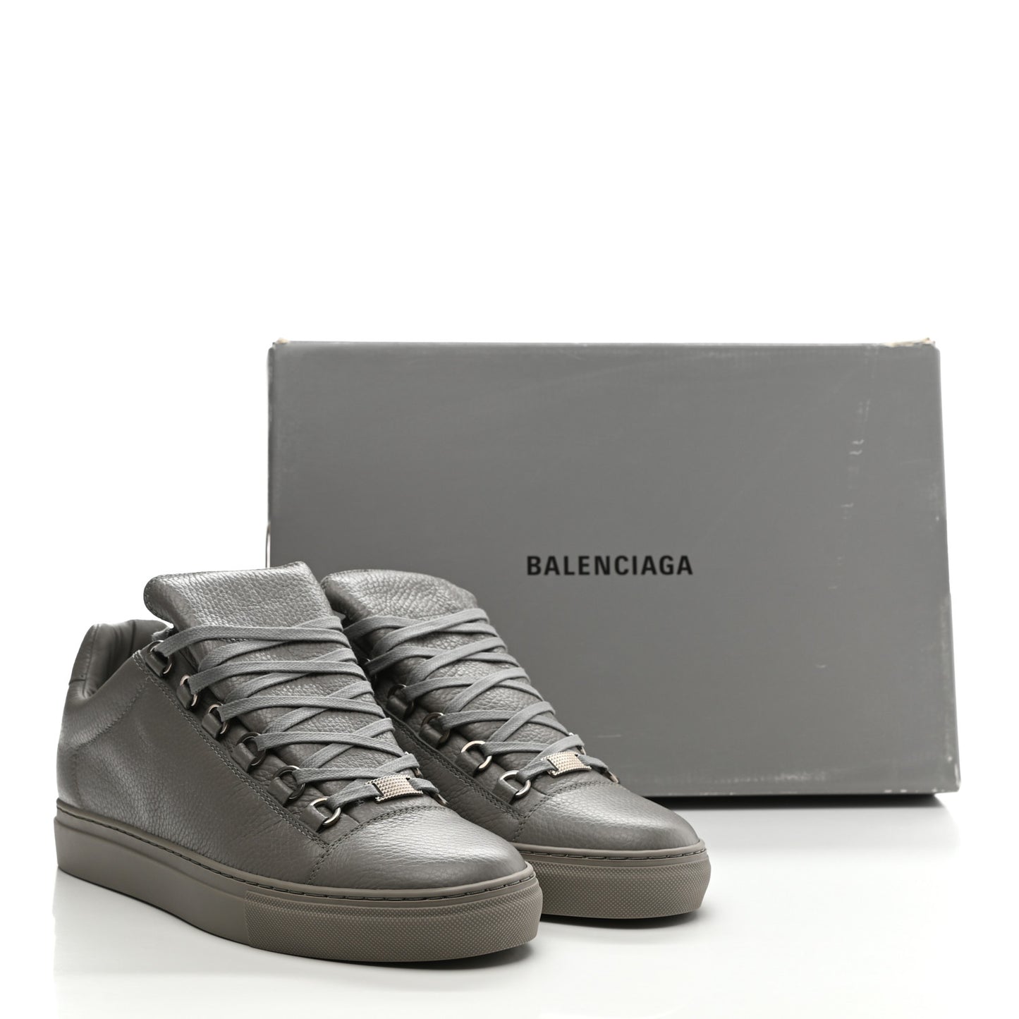 Grained Matte Calfskin Mens Low Top Sneakers 41 Gris Pyrite