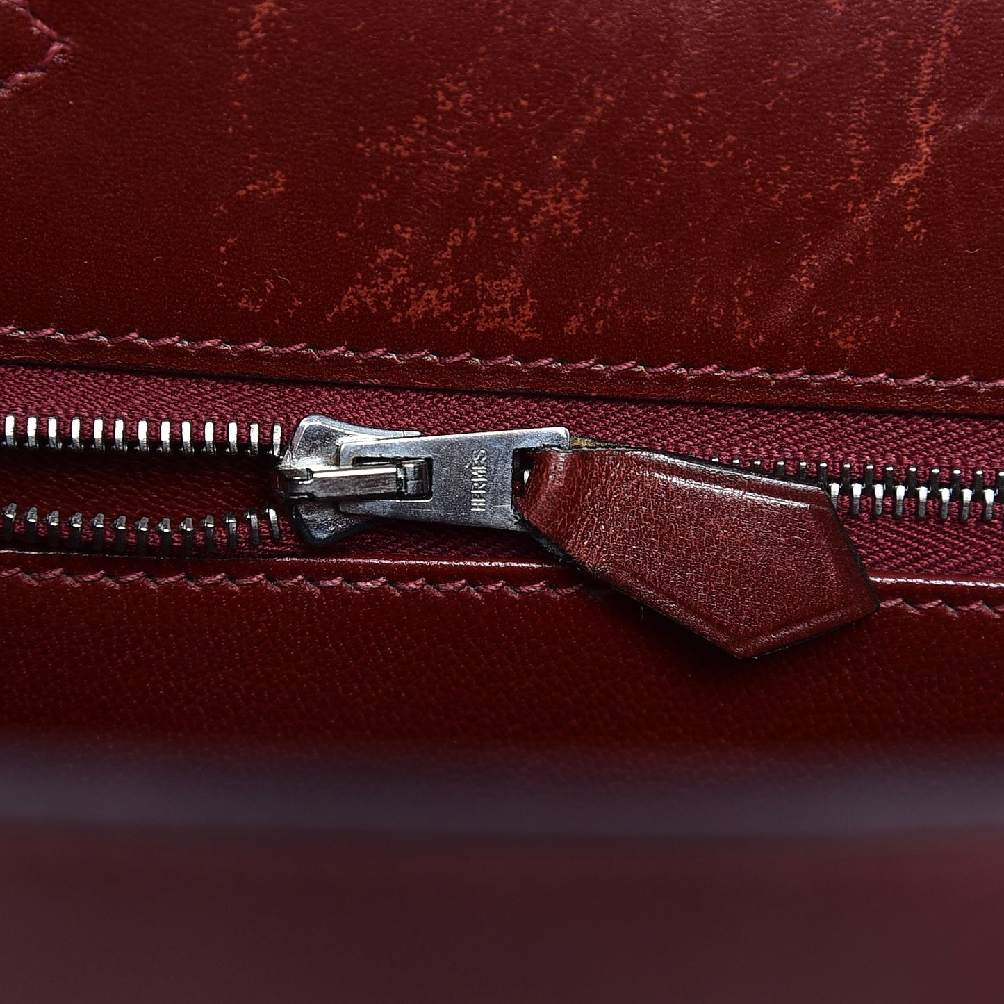 Box Kelly Sellier 28 Rouge H