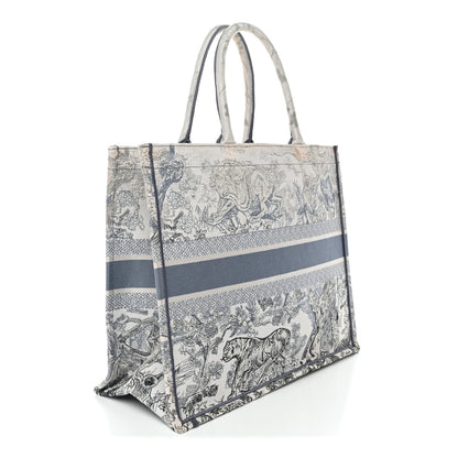 Christian Dior Gradient Canvas Embroidered Large Dioriviera Toile De Jouy Book Tote Blue Blue 3 of 15