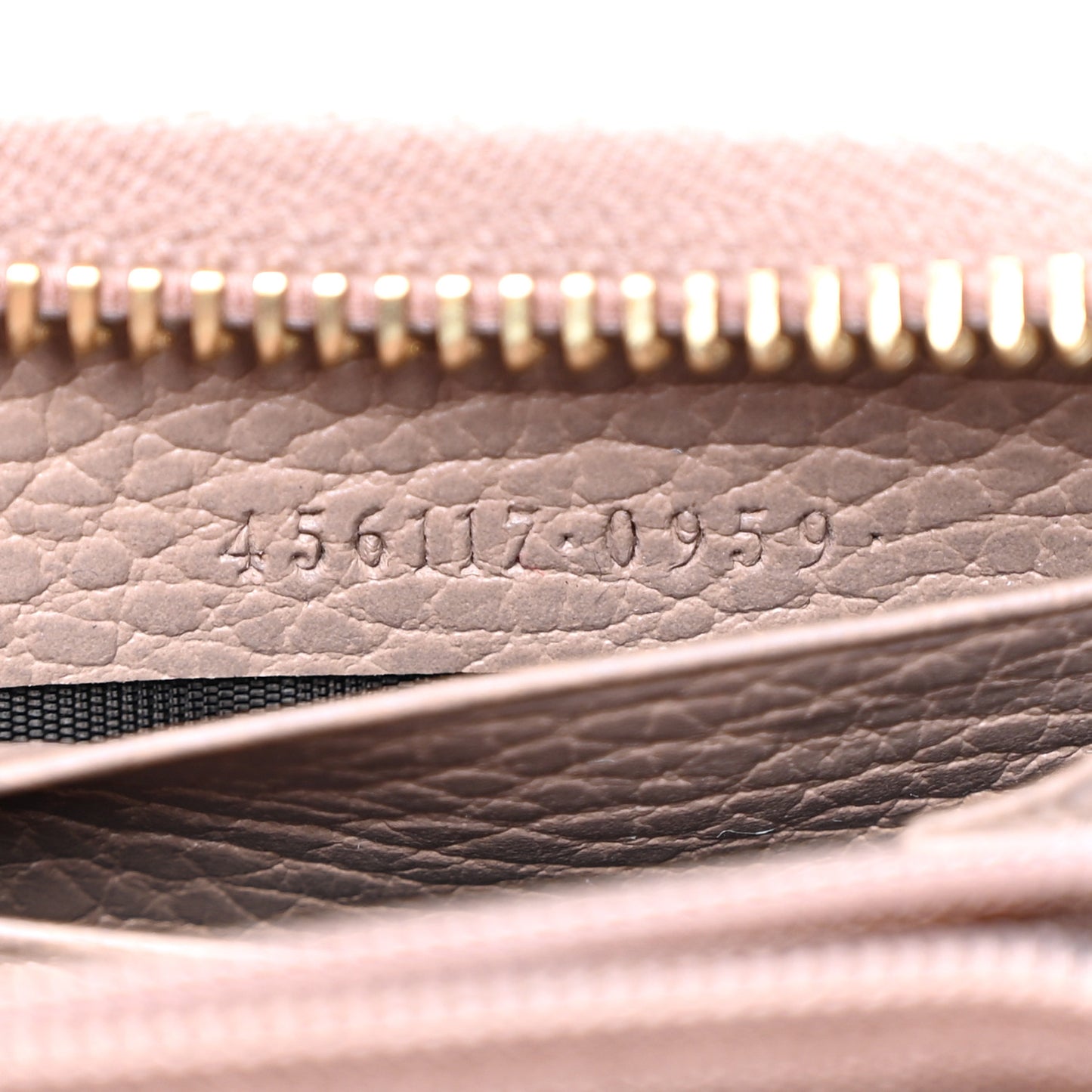 Dollar Calfskin GG Supreme Monogram GG Marmont Zip Around Wallet Porcelain Rose Beige Ebony
