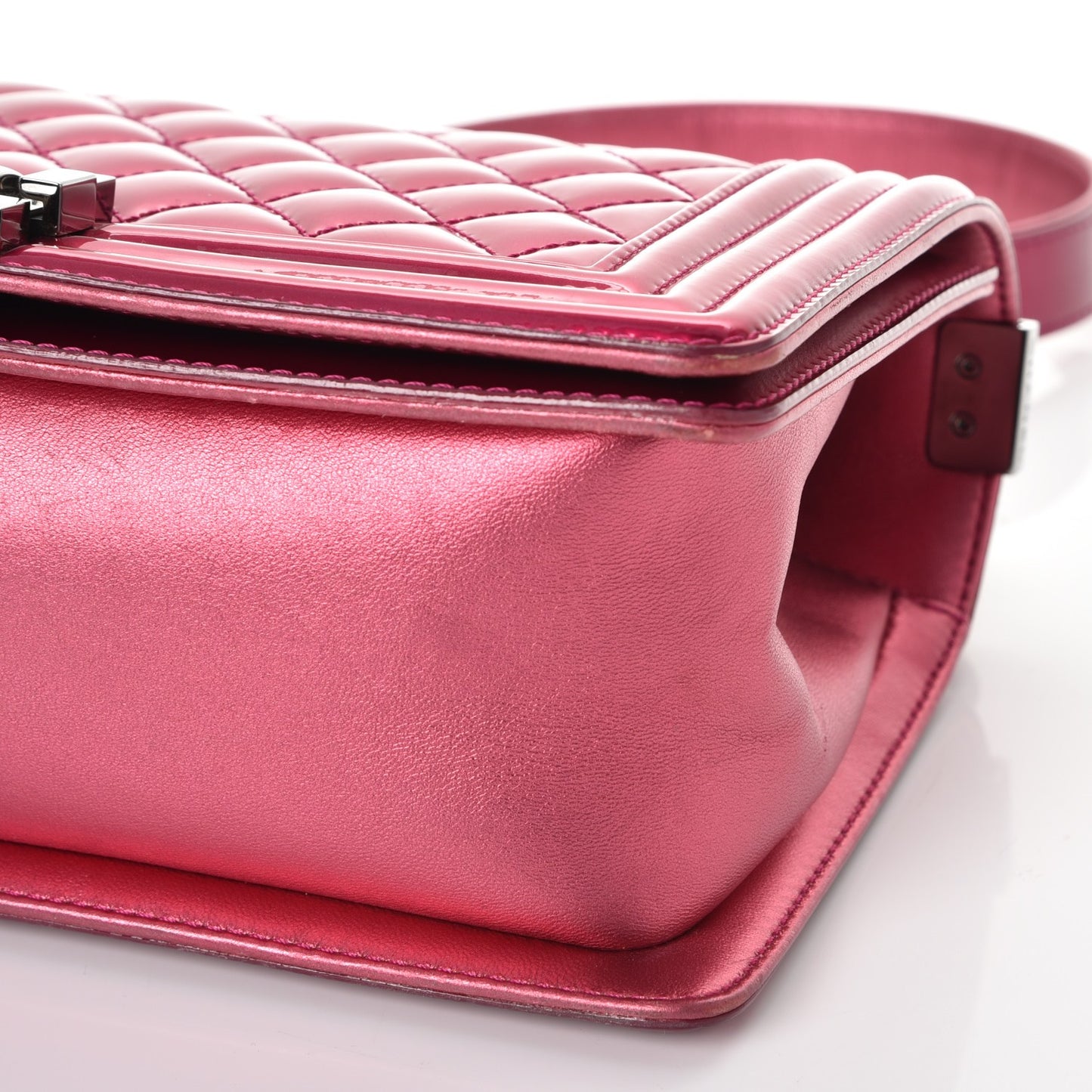Metallic Patent Calfskin Quilted Medium Boy Flap Pink