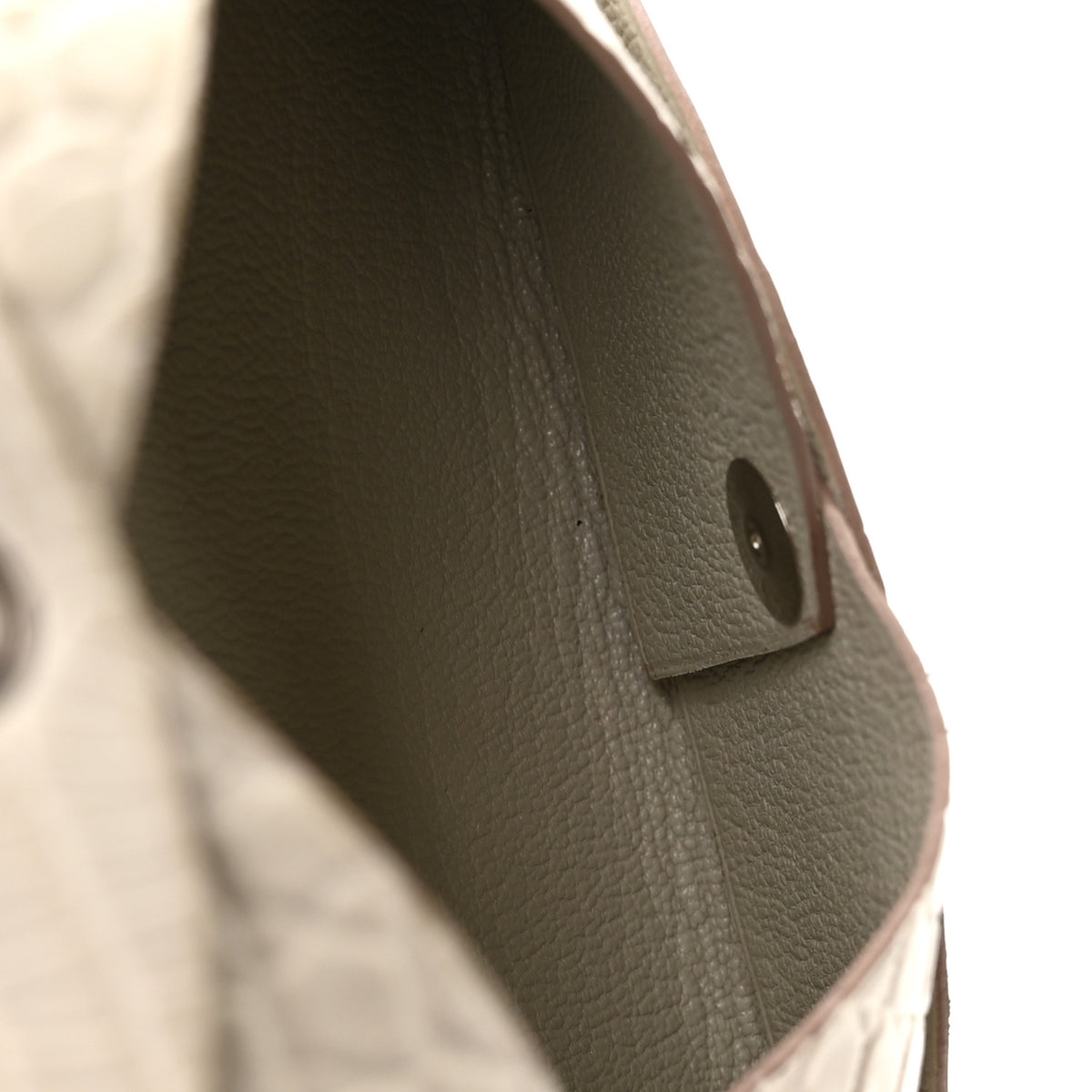 Matte Alligator Calvi Card Case Beton