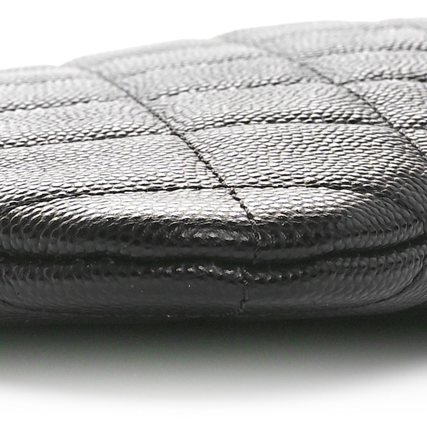 Caviar Quilted Medium Cosmetic Case Black