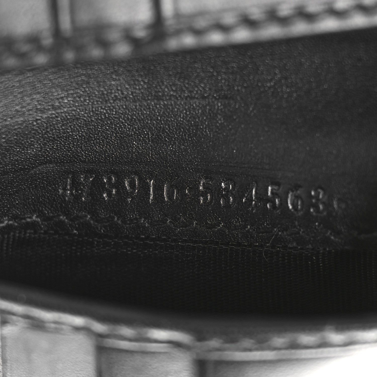 Gucci Guccissima Signature Dorian Bi-Fold Wallet Black 7 of 7