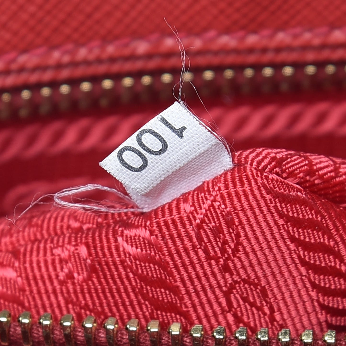 Saffiano Medium Galleria Double Zip Tote Fuoco