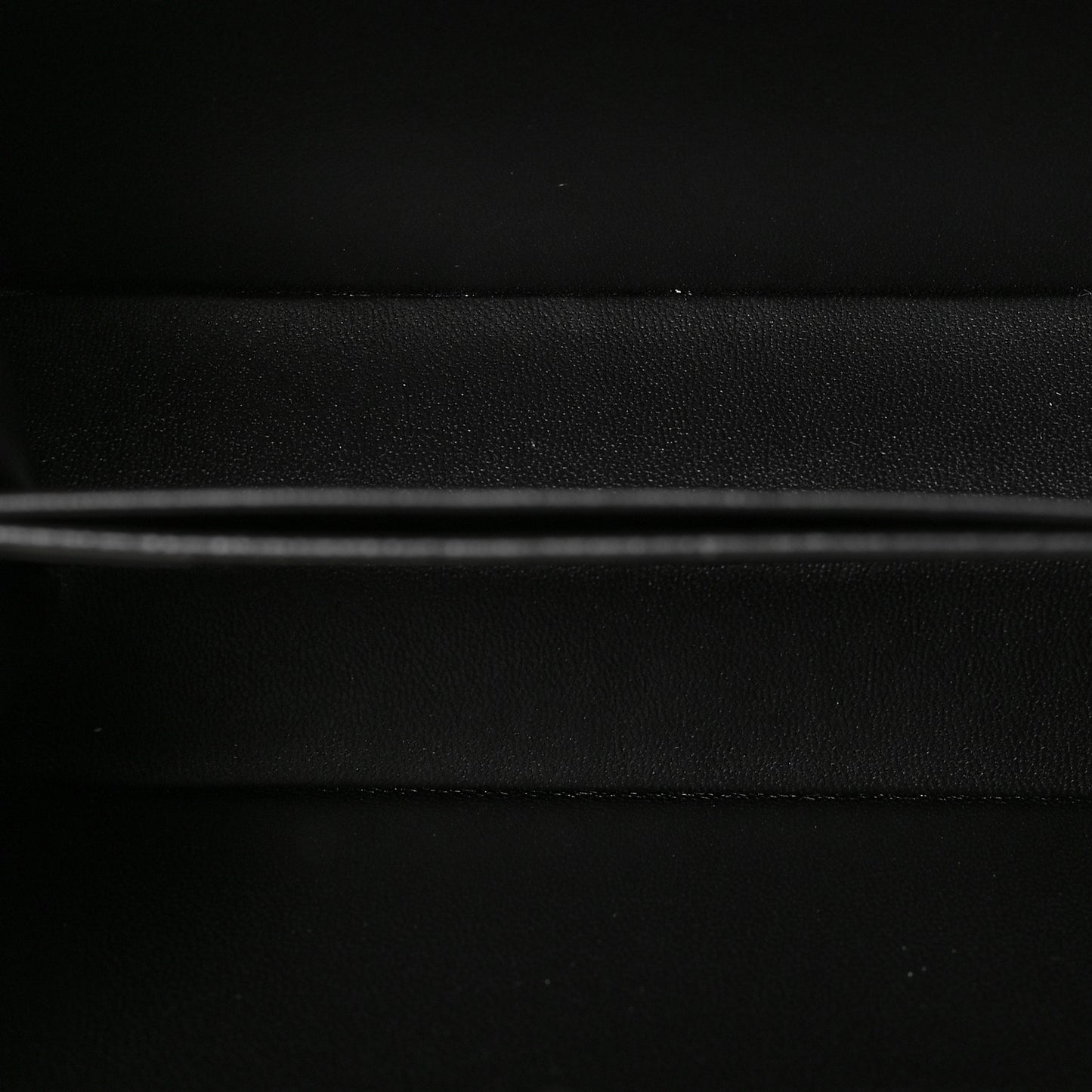 Lambskin Quilted Pearl CC Vanity Case Black