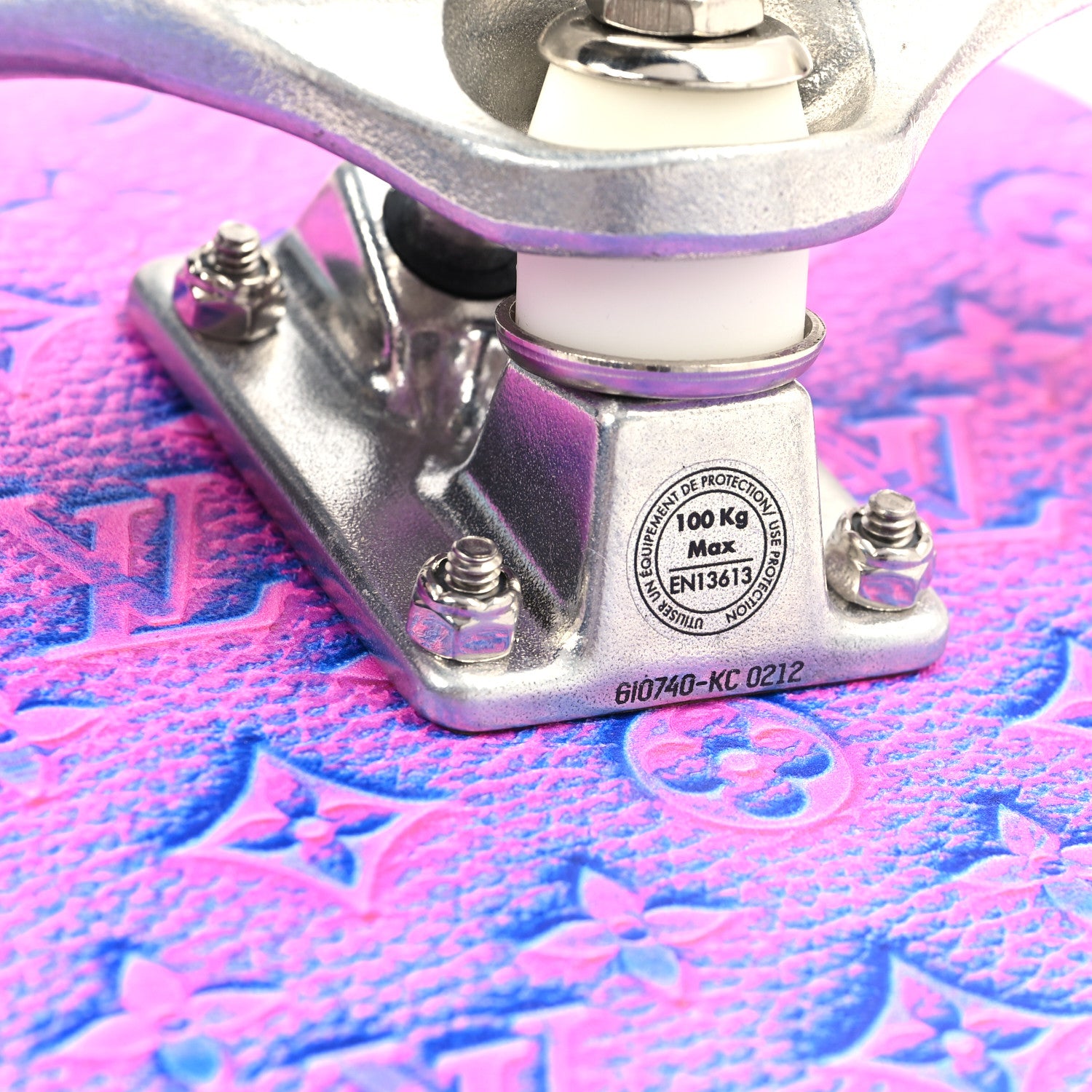 Louis Vuitton Monogram Illusion Maple Wood Skateboard Bleu Rose 6 of 8