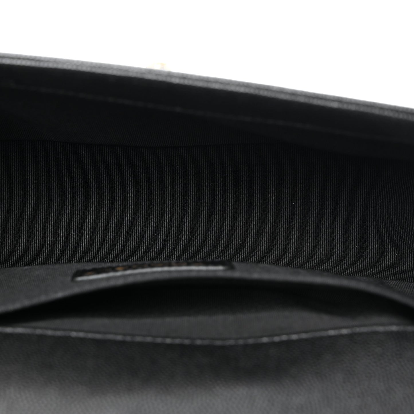 Caviar Quilted Medium Boy Flap Black
