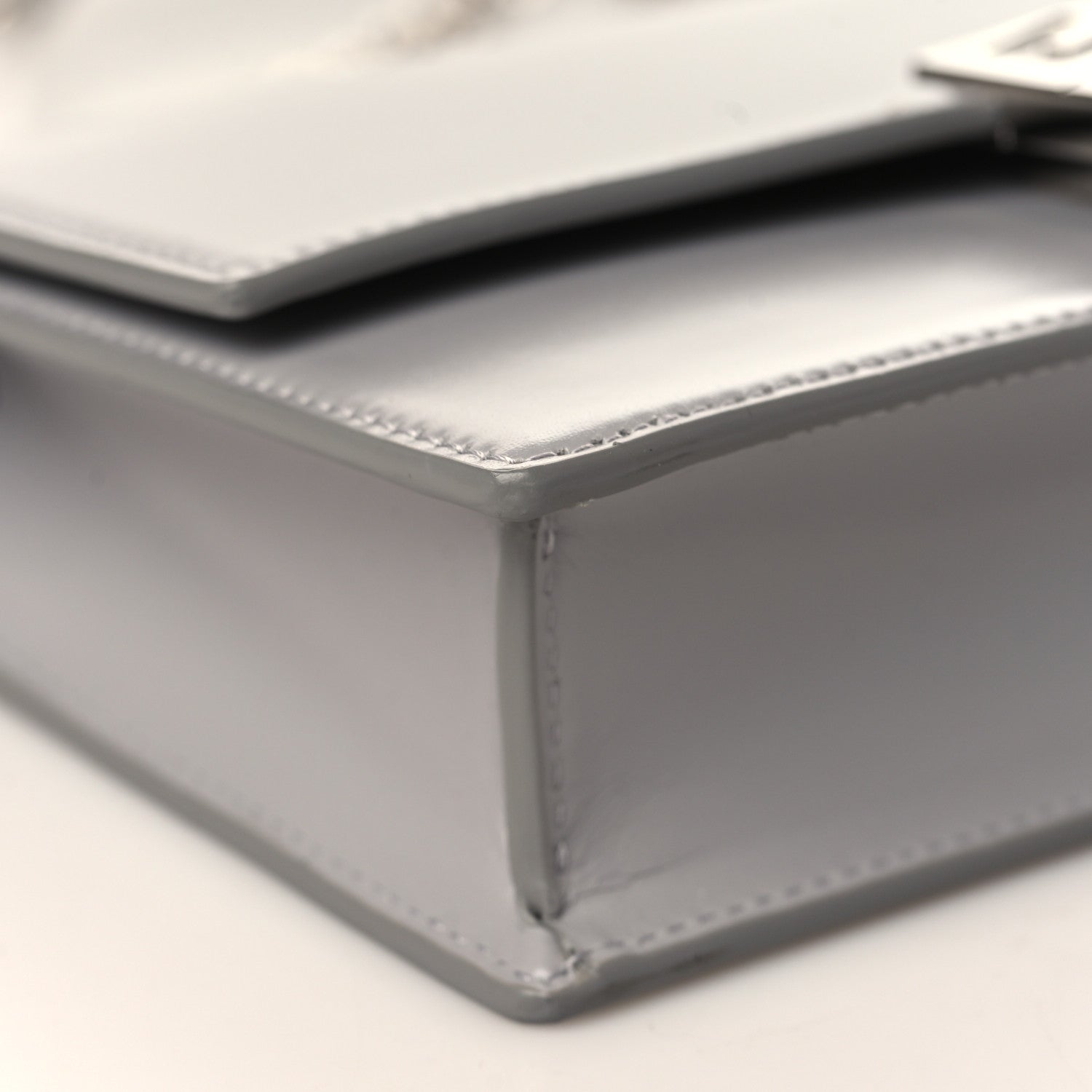 Givenchy Calfskin Medium 4G Chain Shoulder Bag Cloud Grey 7 of 8