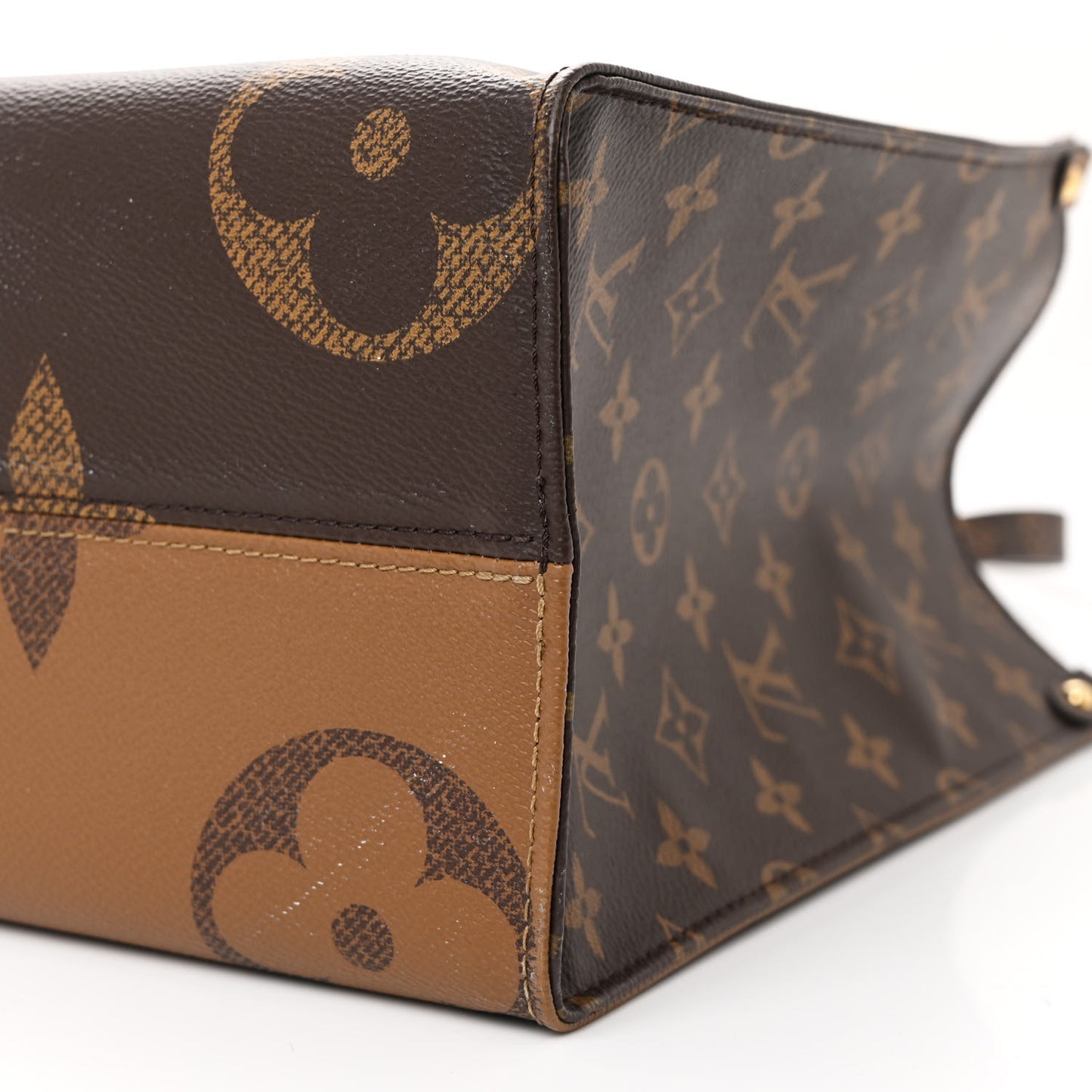 Reverse Monogram Giant Onthego MM