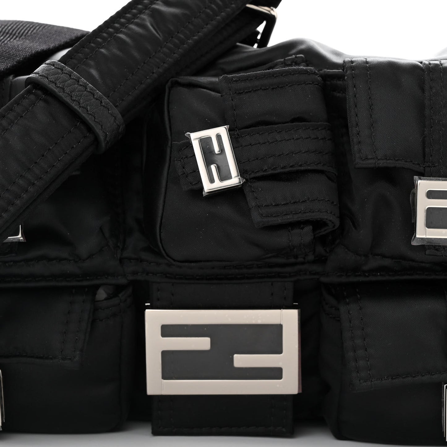 Econyl Cuoio Romano Multipocket Baguette Black