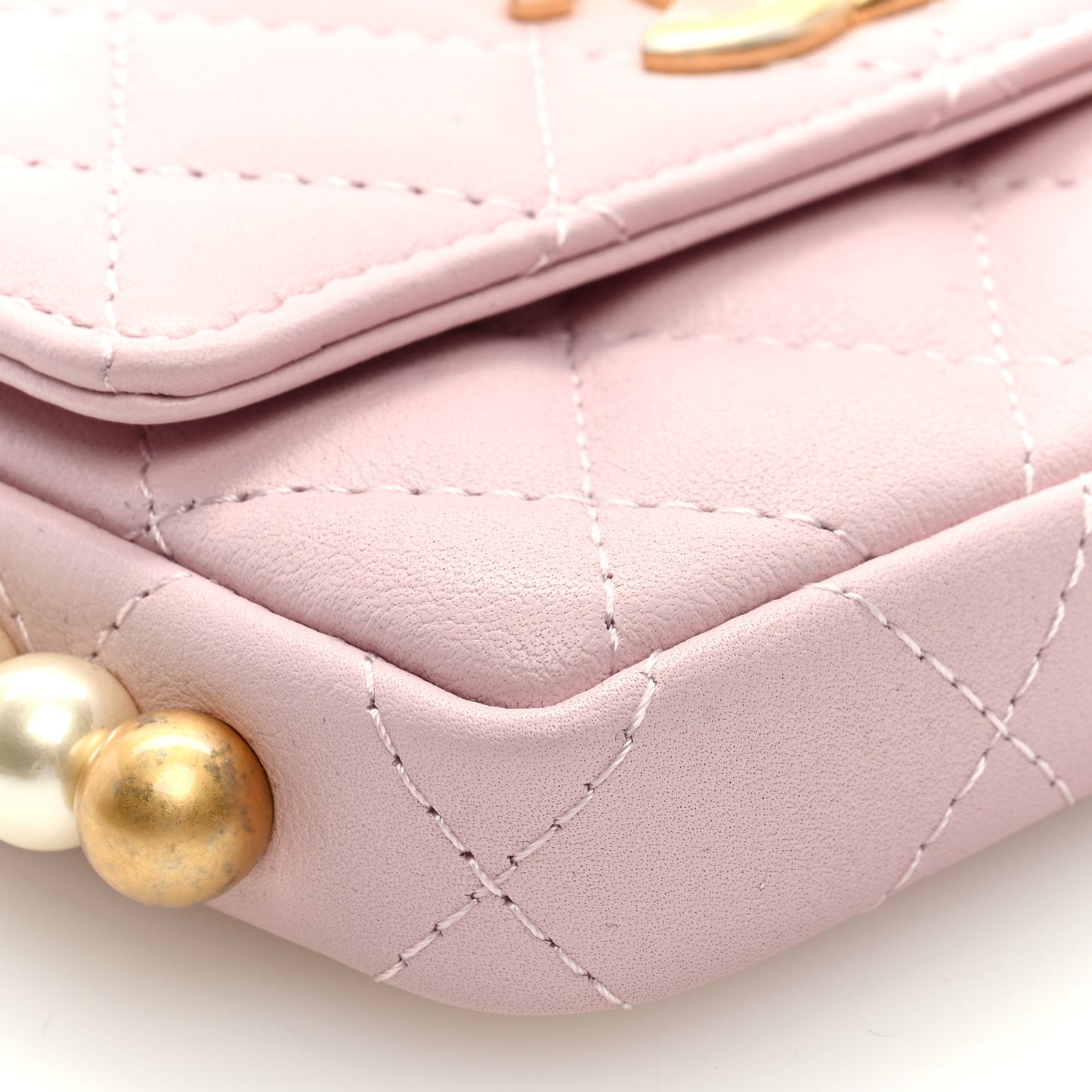 Calfskin Quilted About Pearls Card Holder Flap With Chain Light Pink