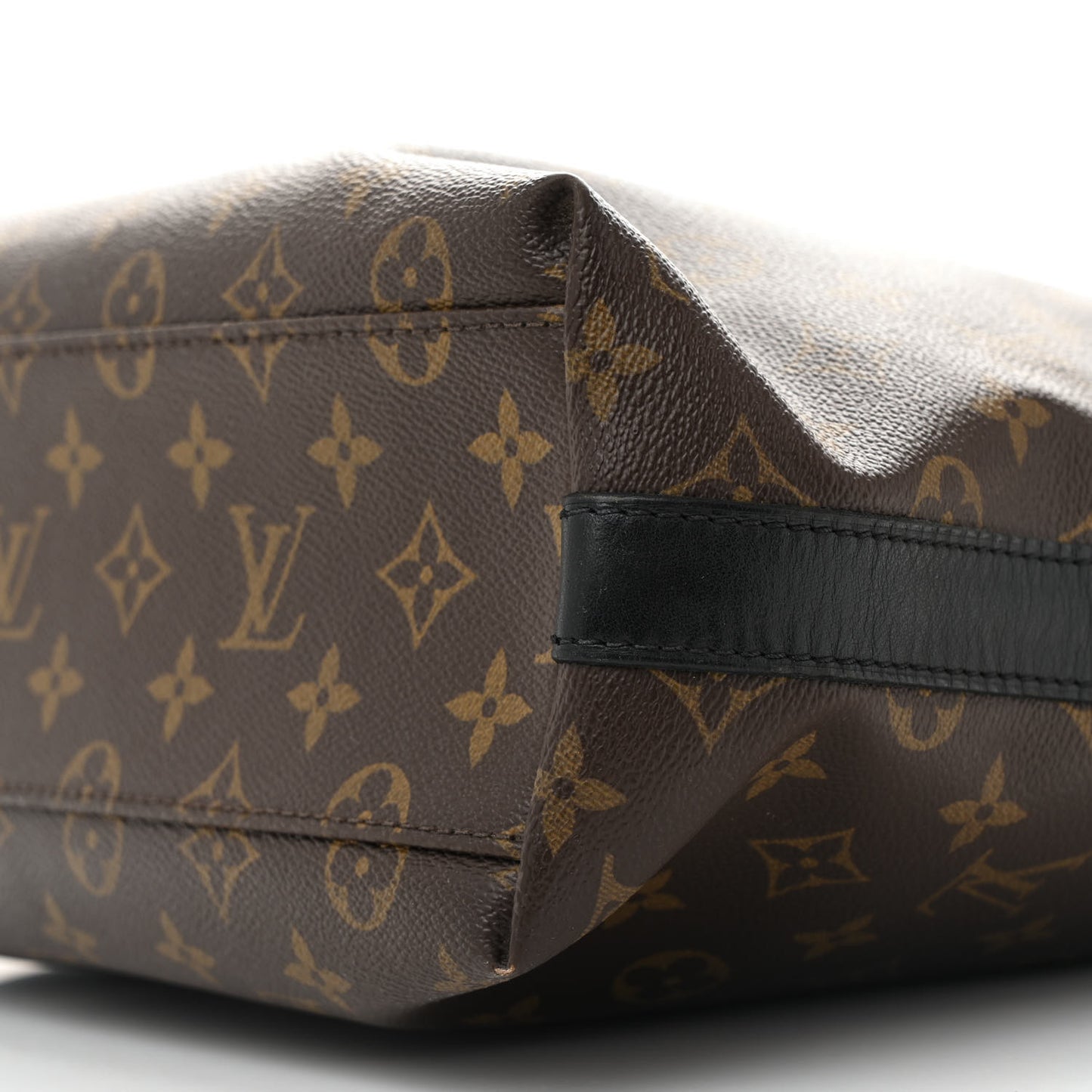 Monogram Macassar Kitan