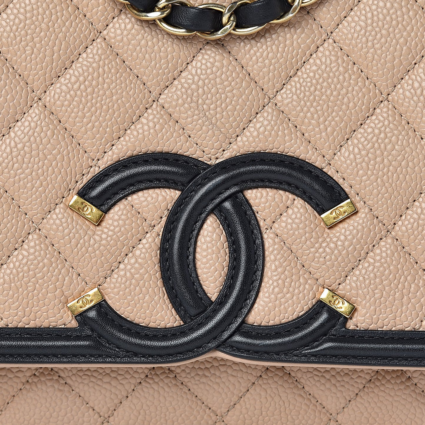 Caviar Quilted Medium CC Filigree Flap Beige Black