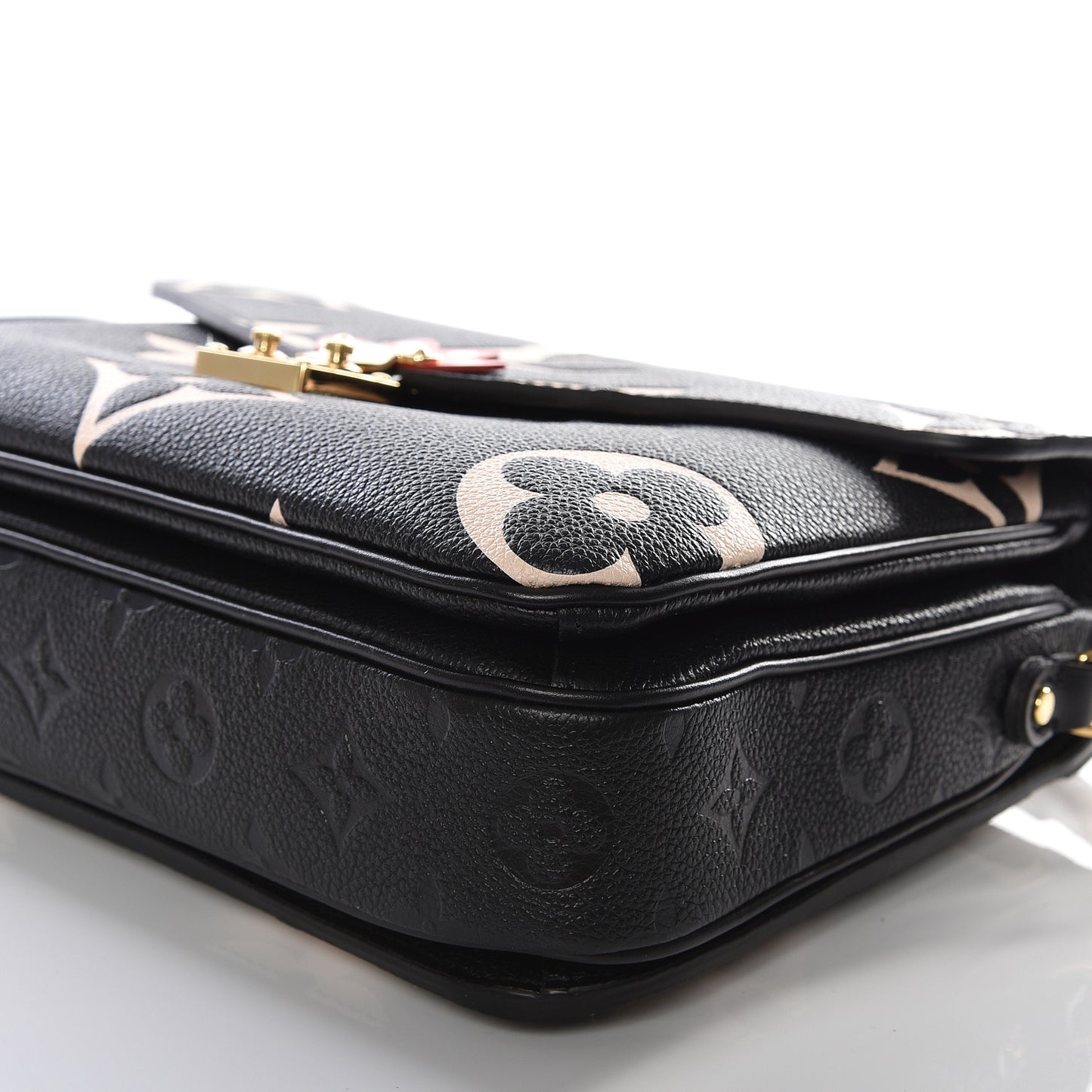 Empreinte Monogram Giant Crafty Pochette Metis Black Creme