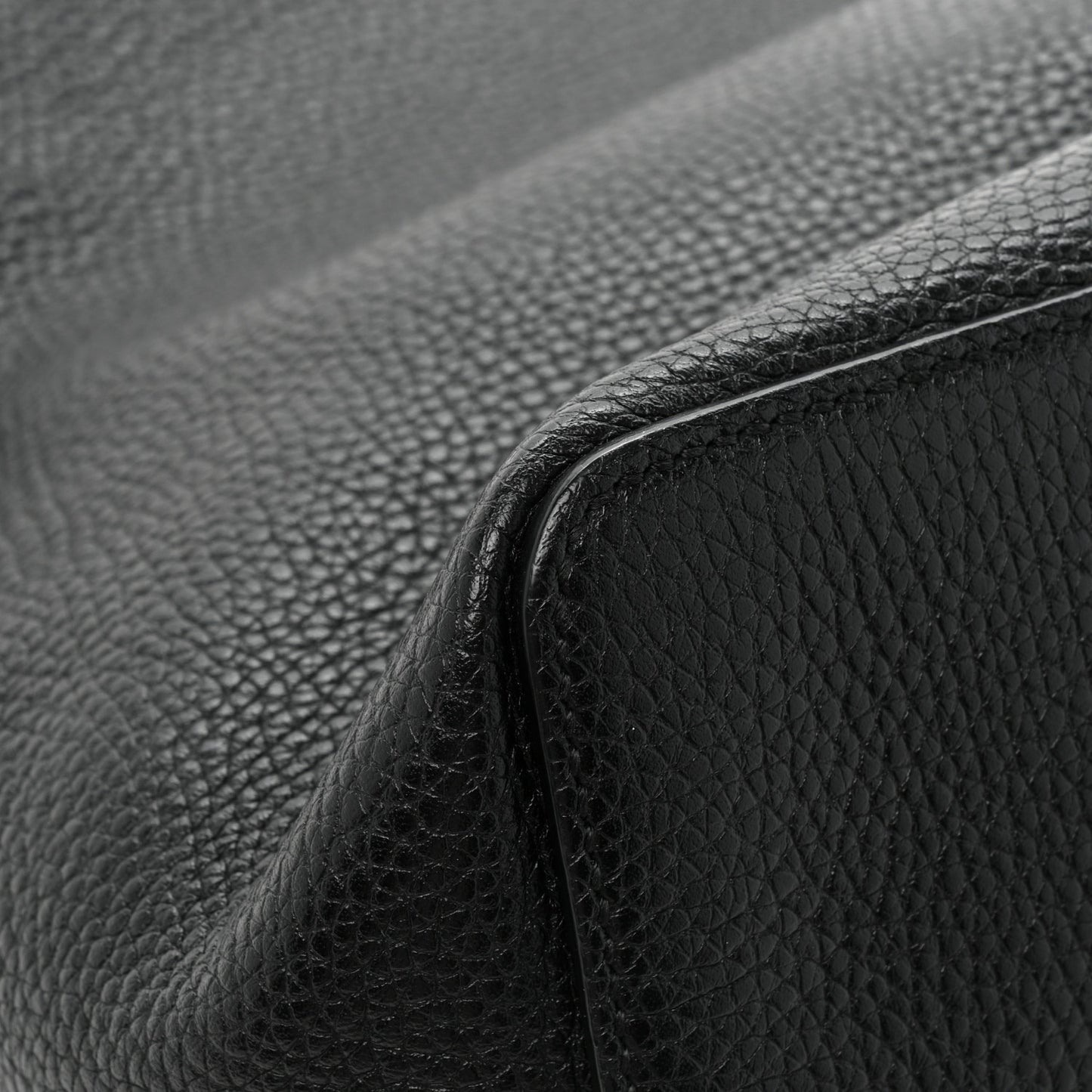 Pebbled Calfskin Large Soho Hobo Black