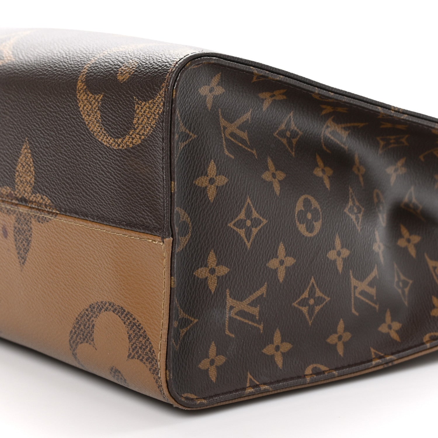 Louis Vuitton Reverse Monogram Giant Onthego MM 9 of 11