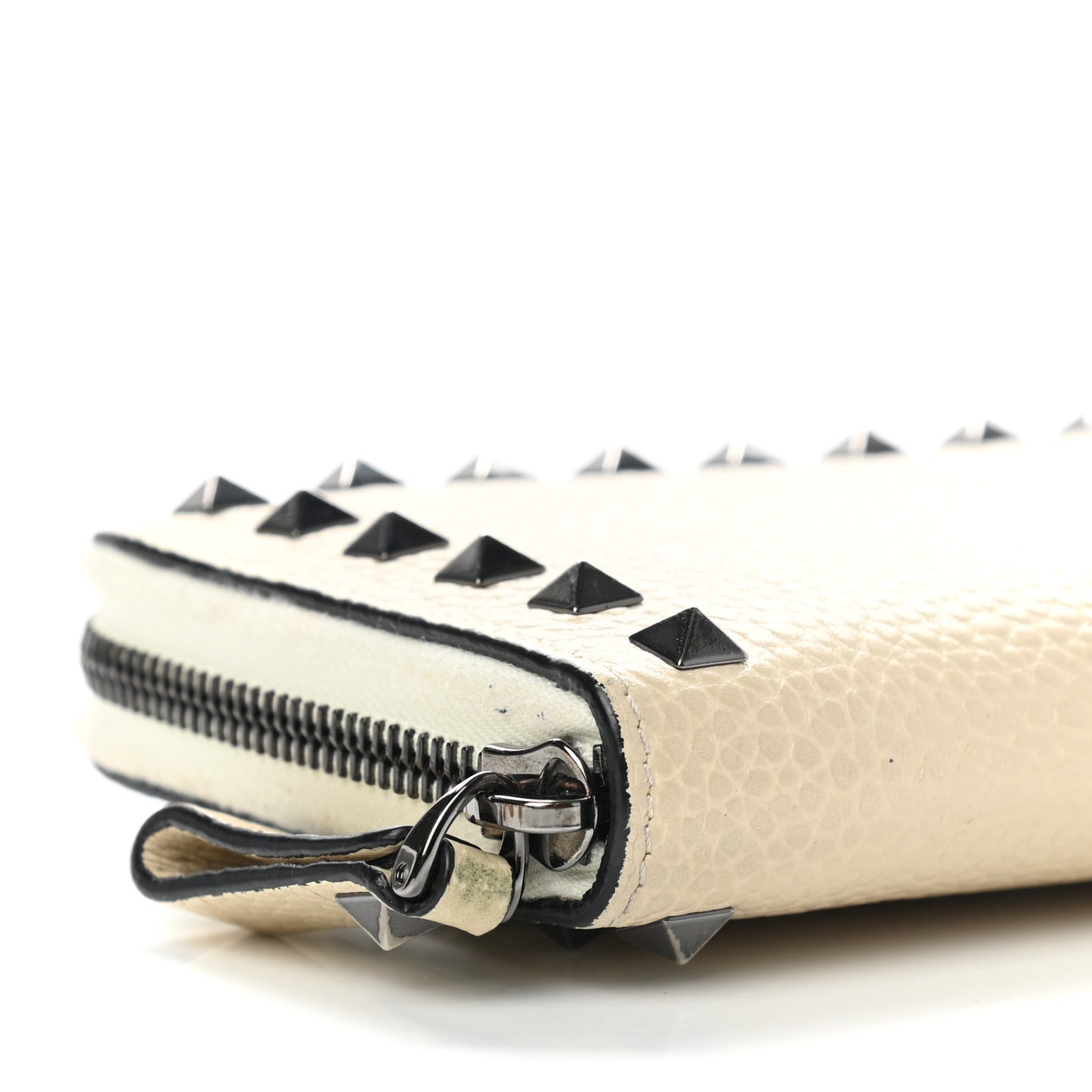 Pebbled Calfskin Rockstud Zip Around Wallet Ivory