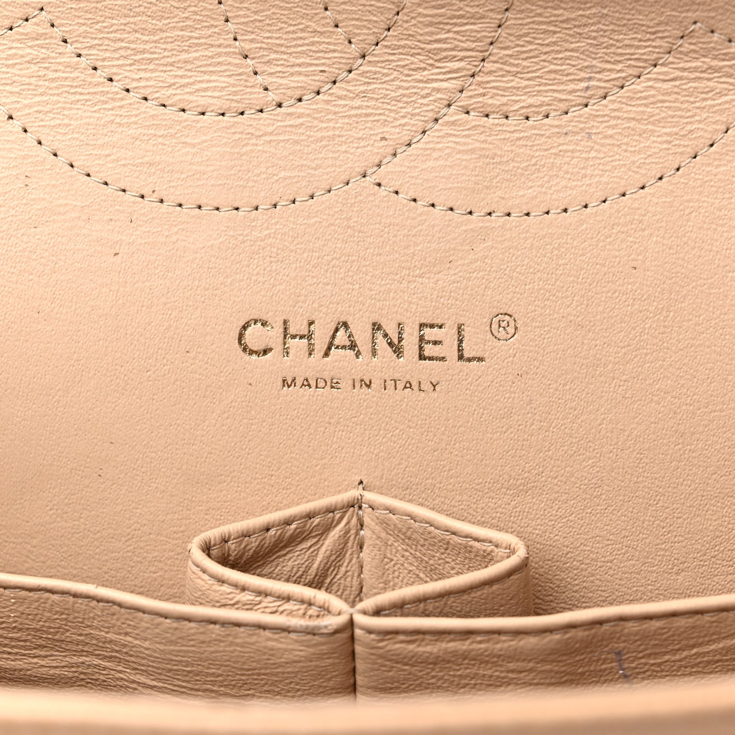 Caviar Quilted Jumbo Double Flap Beige Clair