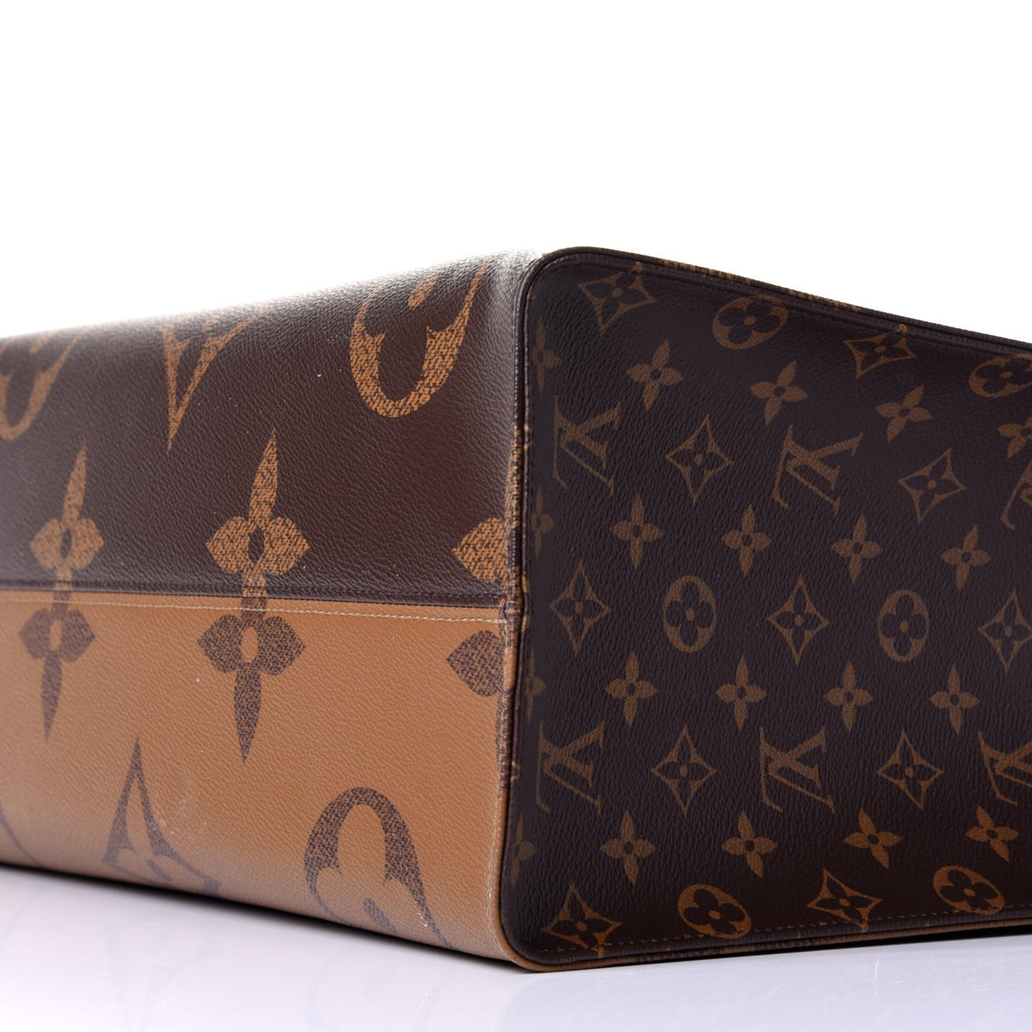 Reverse Monogram Giant Onthego GM