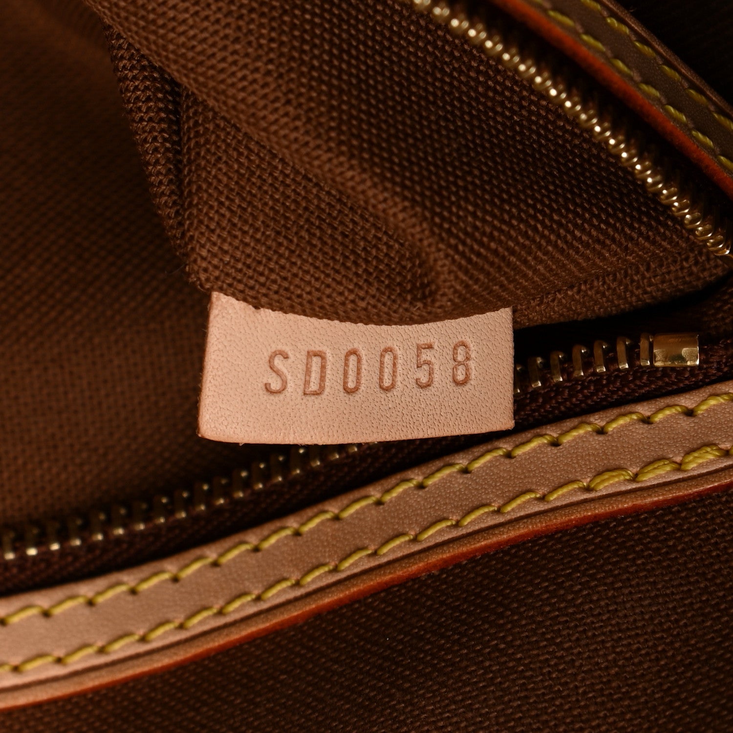 Louis Vuitton Monogram Batignolles Horizontal 7 of 10