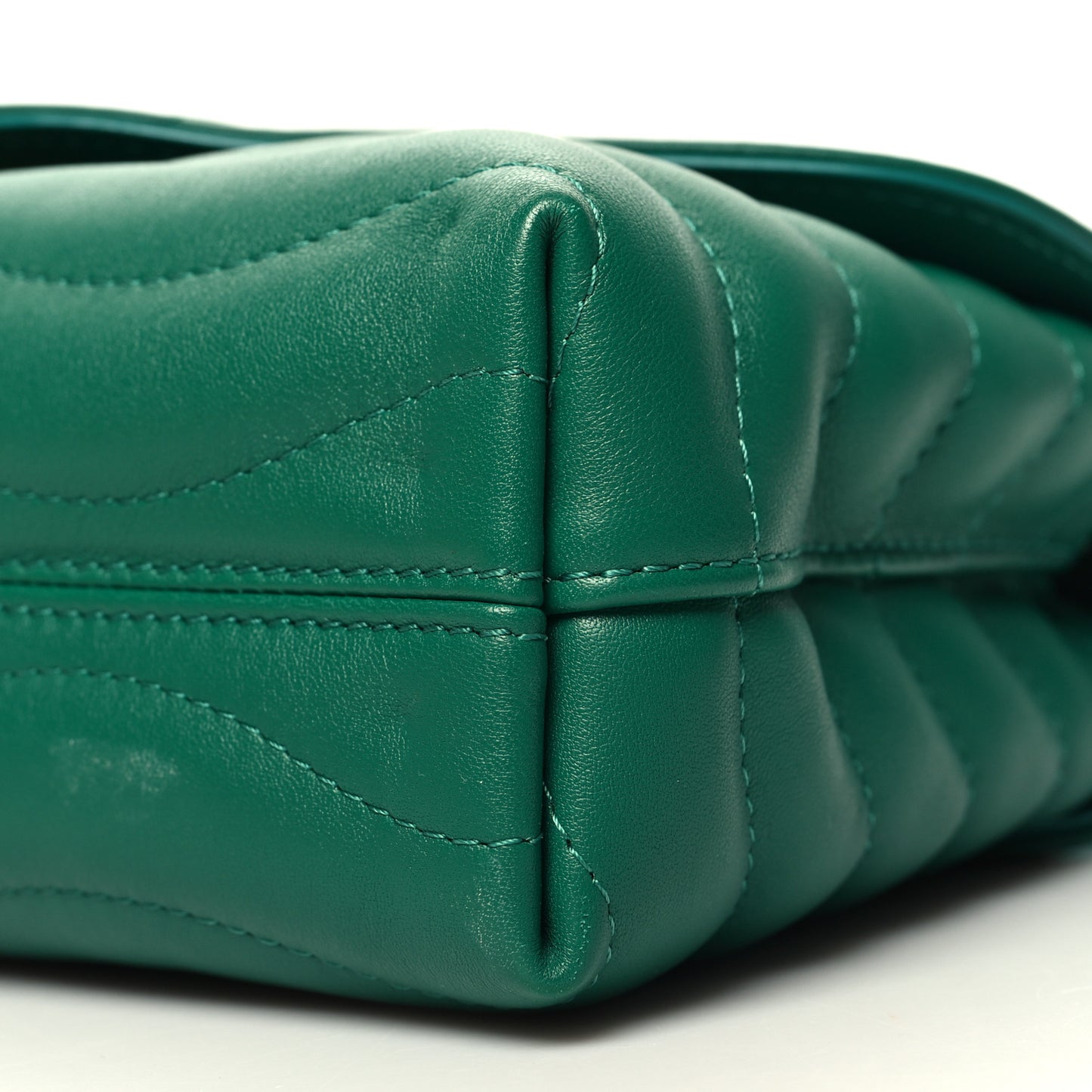 Calfskin New Wave Chain Bag MM NM Emerald
