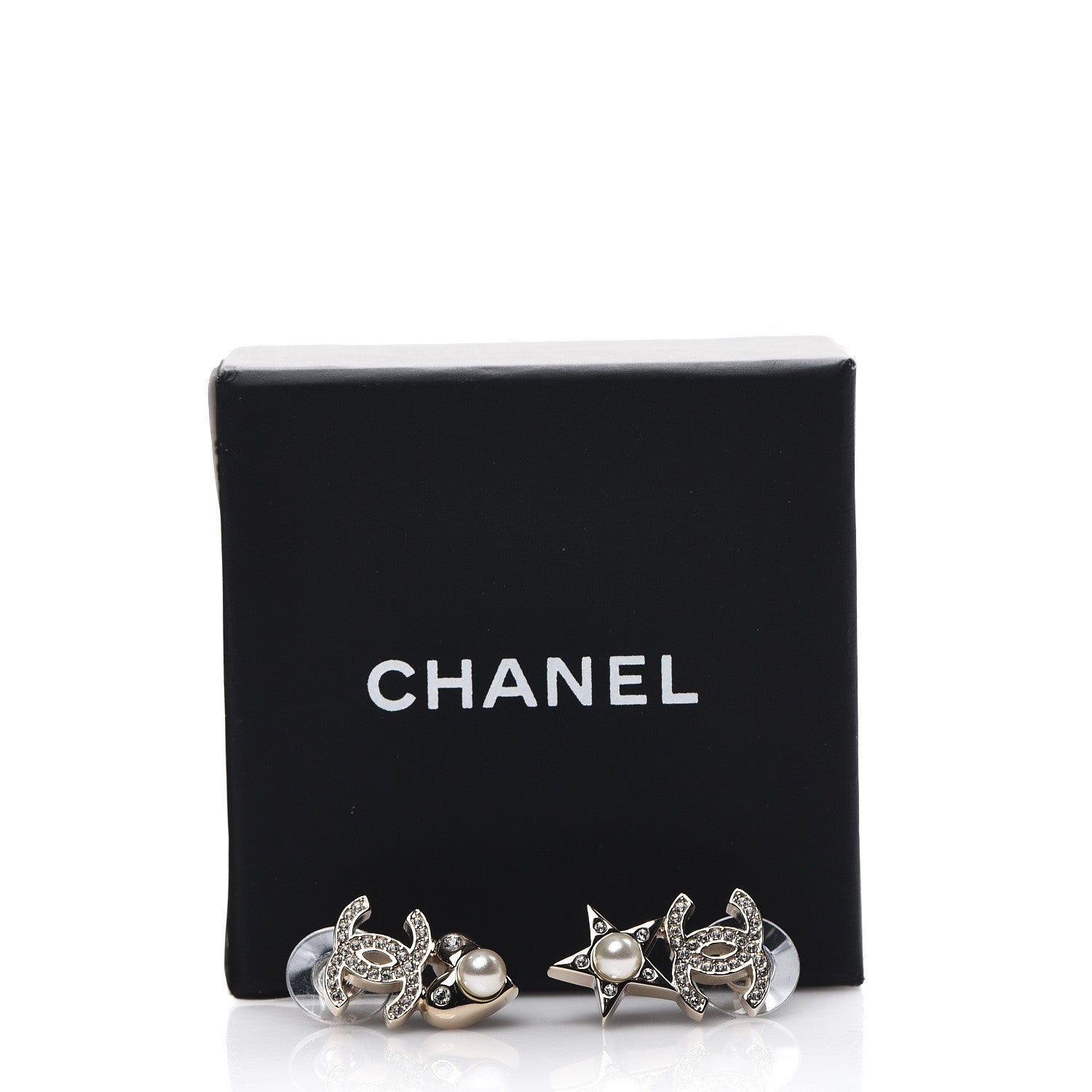 Chanel Crystal Pearl Charming Winter CC Star Heart Earrings Gold 5 of 5