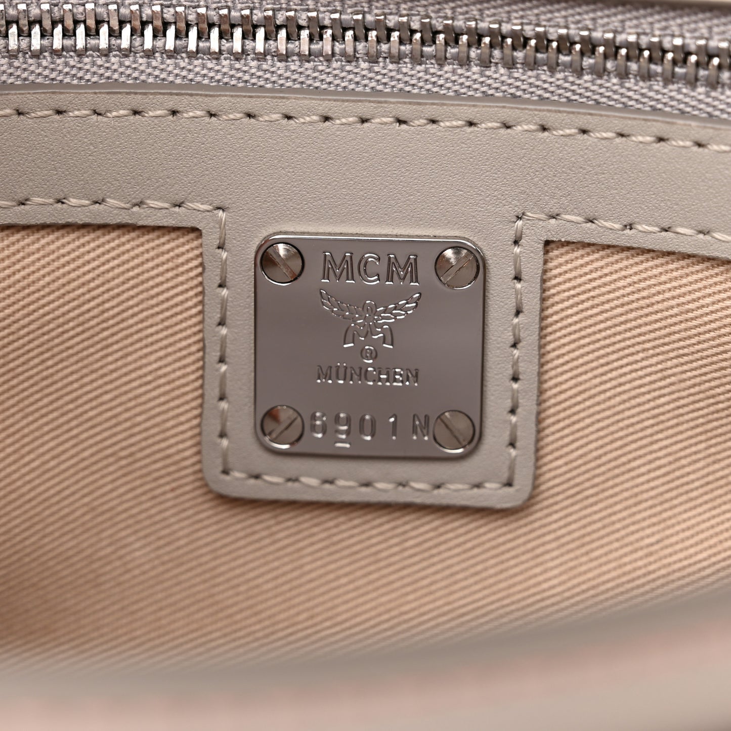 Visetos Medium Millie Crossbody Bag Soft Pink