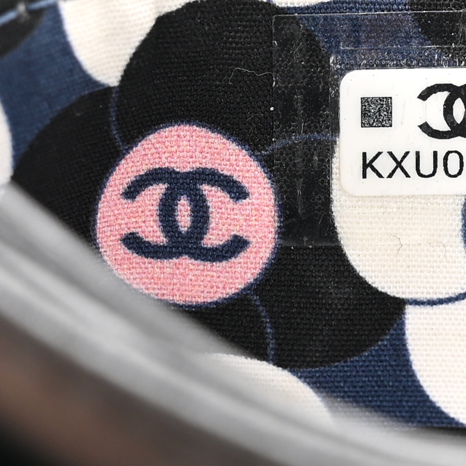 Chanel Lambskin Enamel Quilted Zippered Card Holder Black 8 of 9