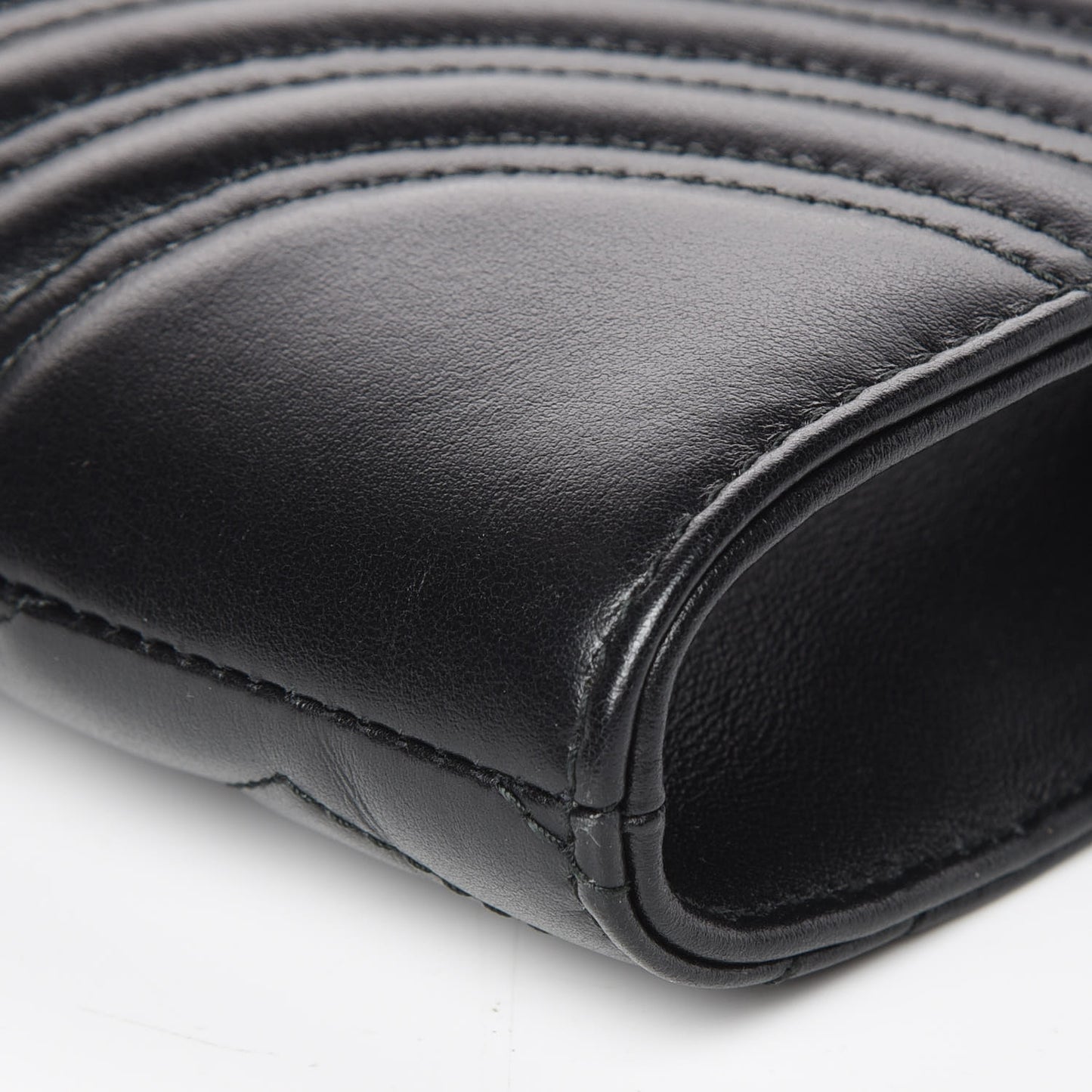 Calfskin Matelasse GG Marmont Clutch Black