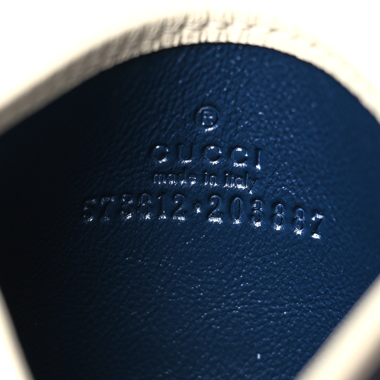 Vintage Effect Calfskin Matelasse Diagonal Torchon GG Marmont Card Holder Blue Agata Mystic White