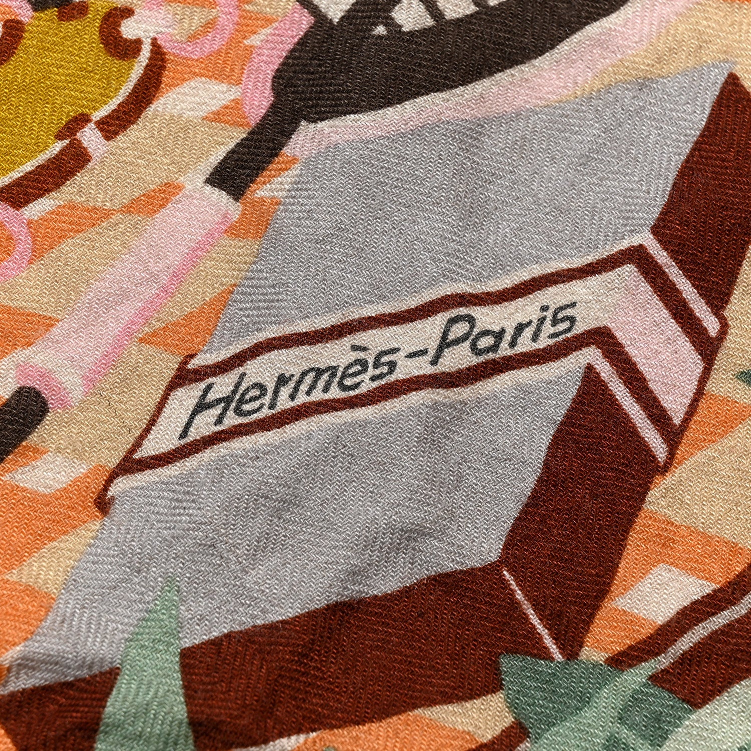 Hermes Cashmere Silk Les Douze Leopards Shawl 140 Naturel Vert Vieux 4 of 4