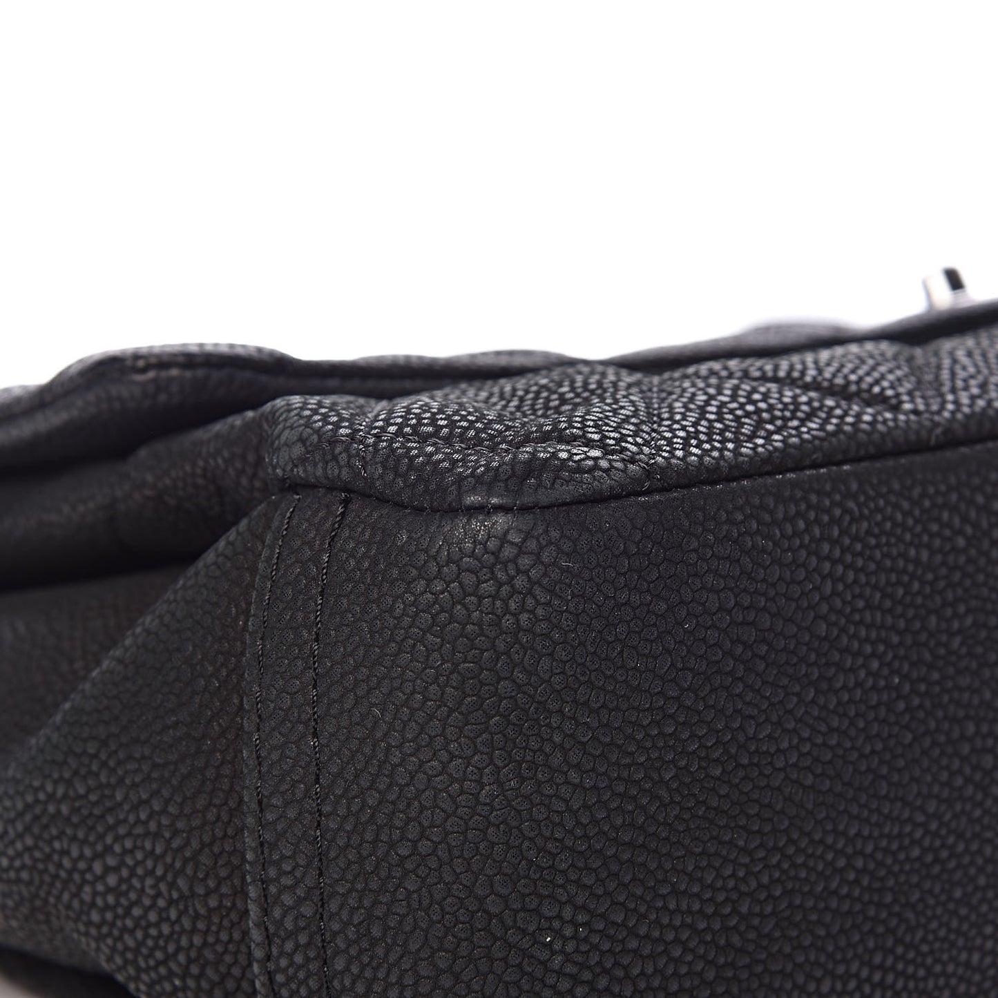 Iridescent Caviar Quilted Medium Lady Pearly Flap Black