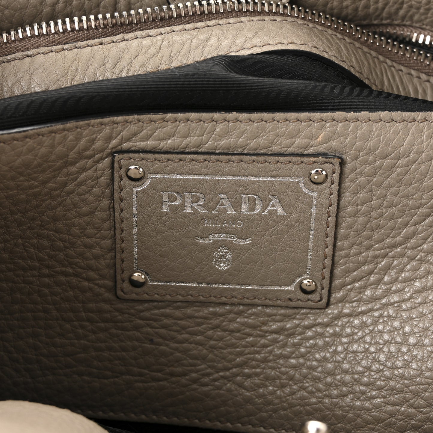 Vitello Daino Shopping Tote Argilla