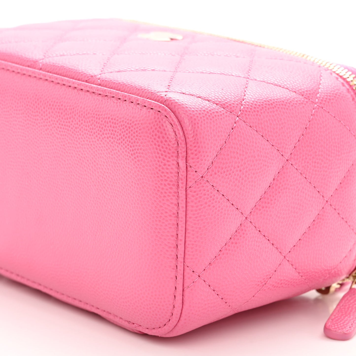 Caviar Quilted Small Vanity Case With Chain Pink