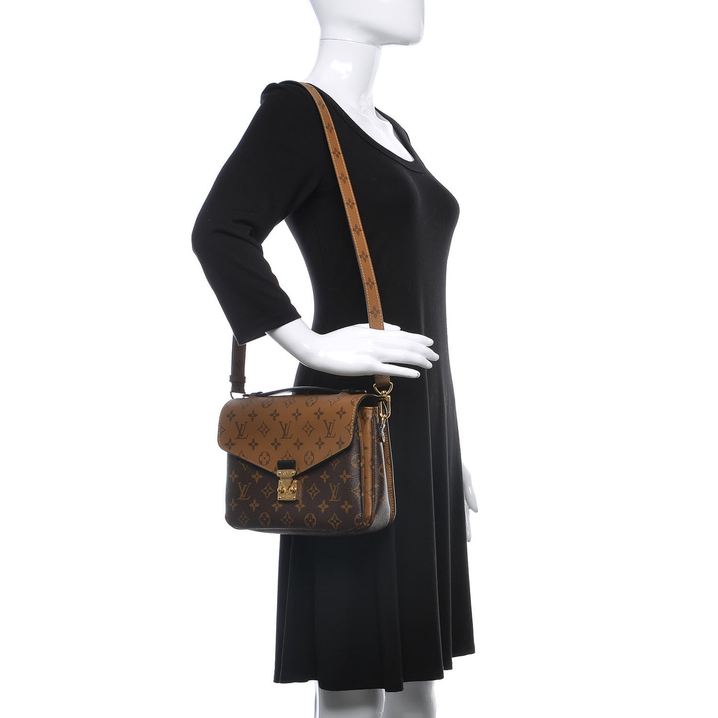 Reverse Monogram Pochette Metis