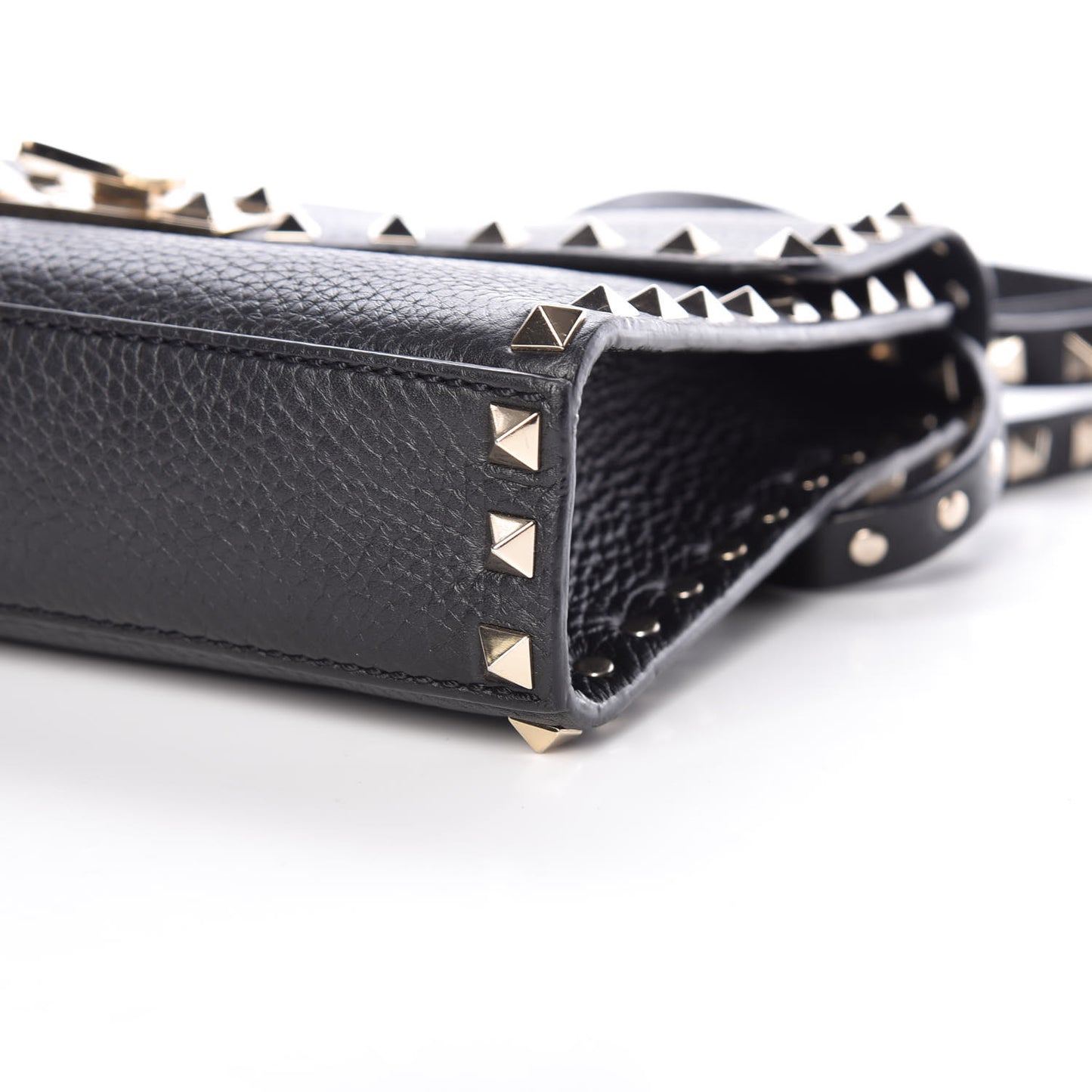 Pebbled Calfskin Medium Rockstud Flip Lock Crossbody Bag Black