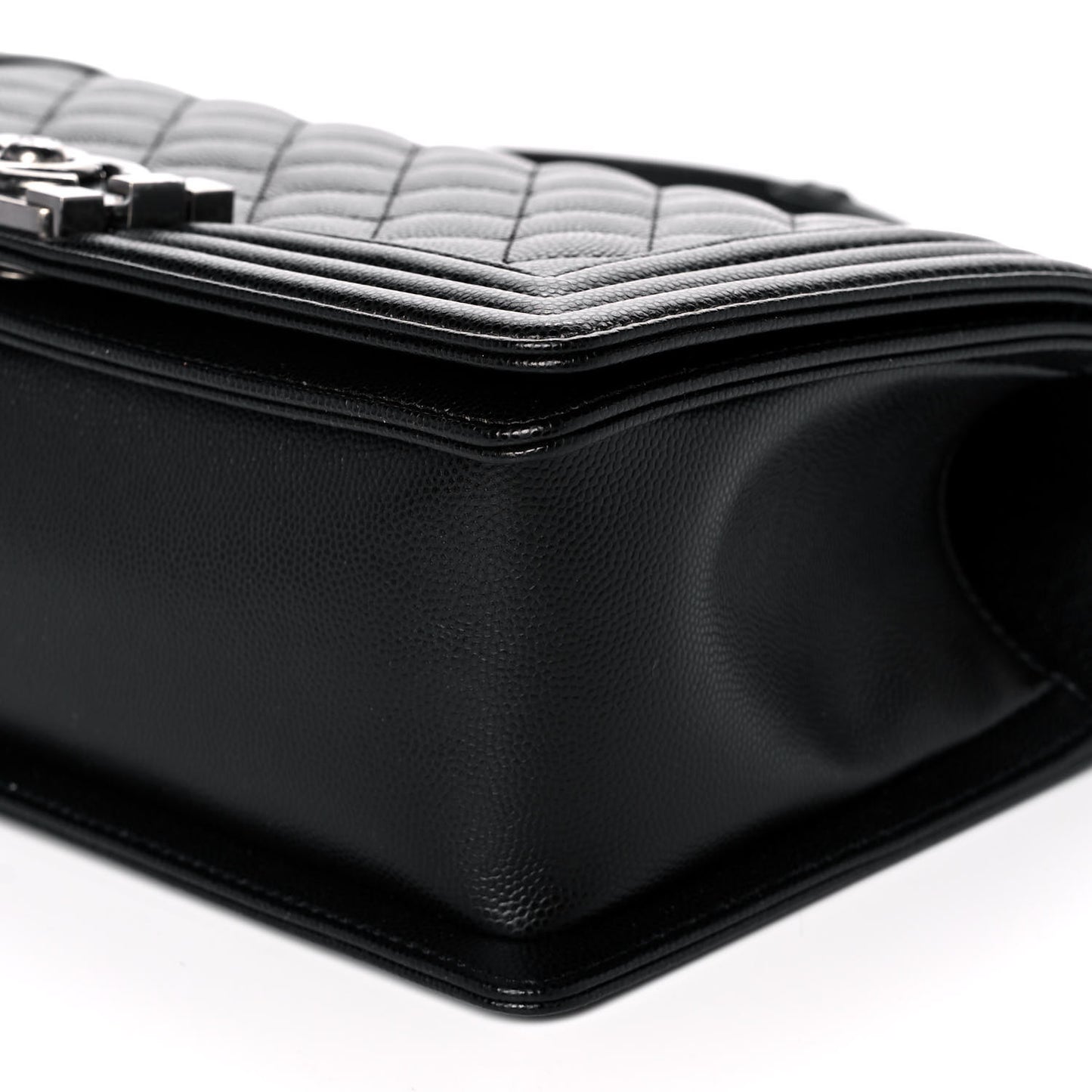 Caviar Quilted Medium Boy Flap Black