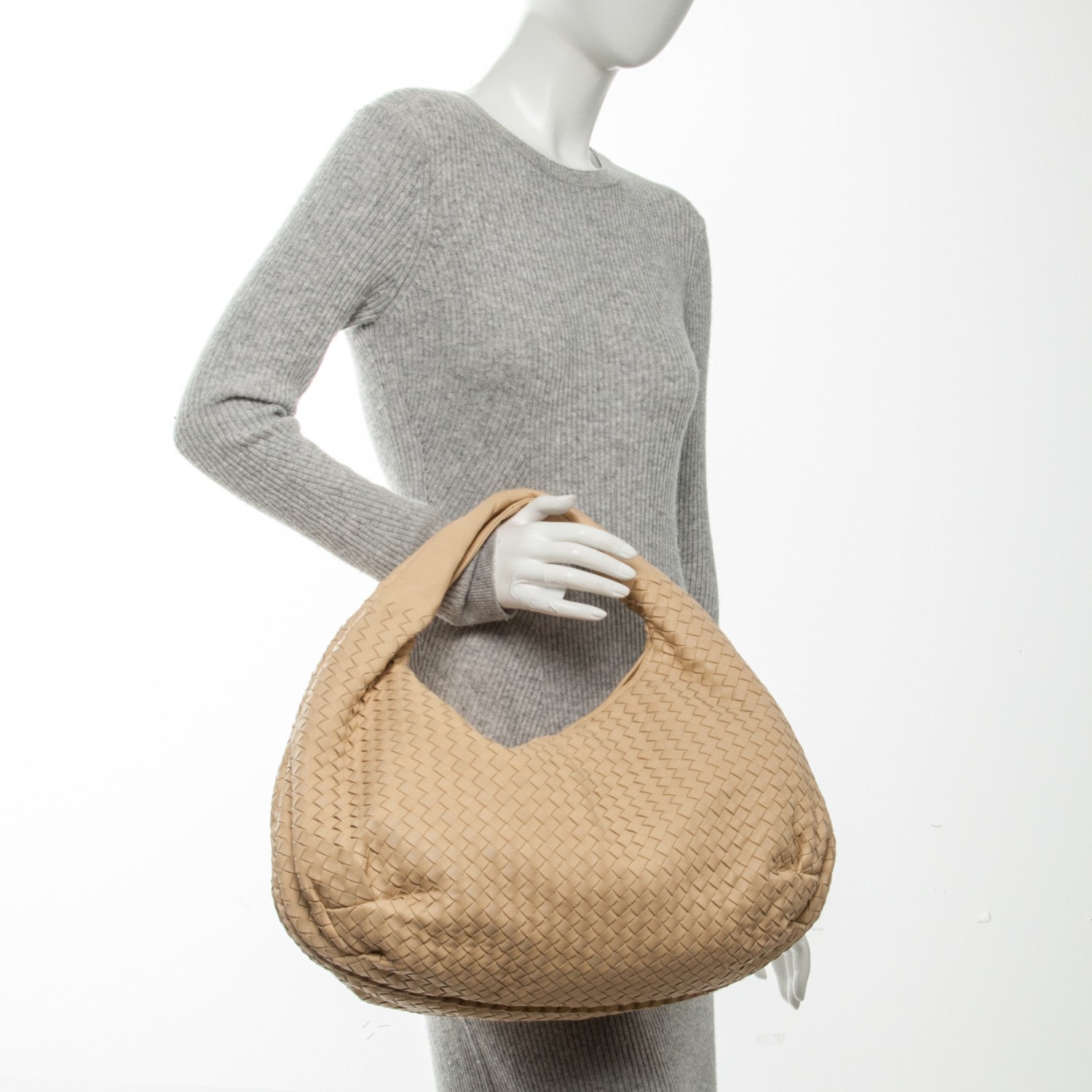 Bottega Veneta Nappa Intrecciato Large Belly Veneta Hobo Paille 2 of 8