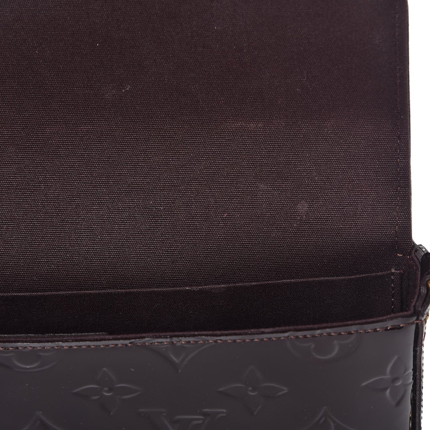 Vernis Pochette Felicie Chain Wallet Amarante