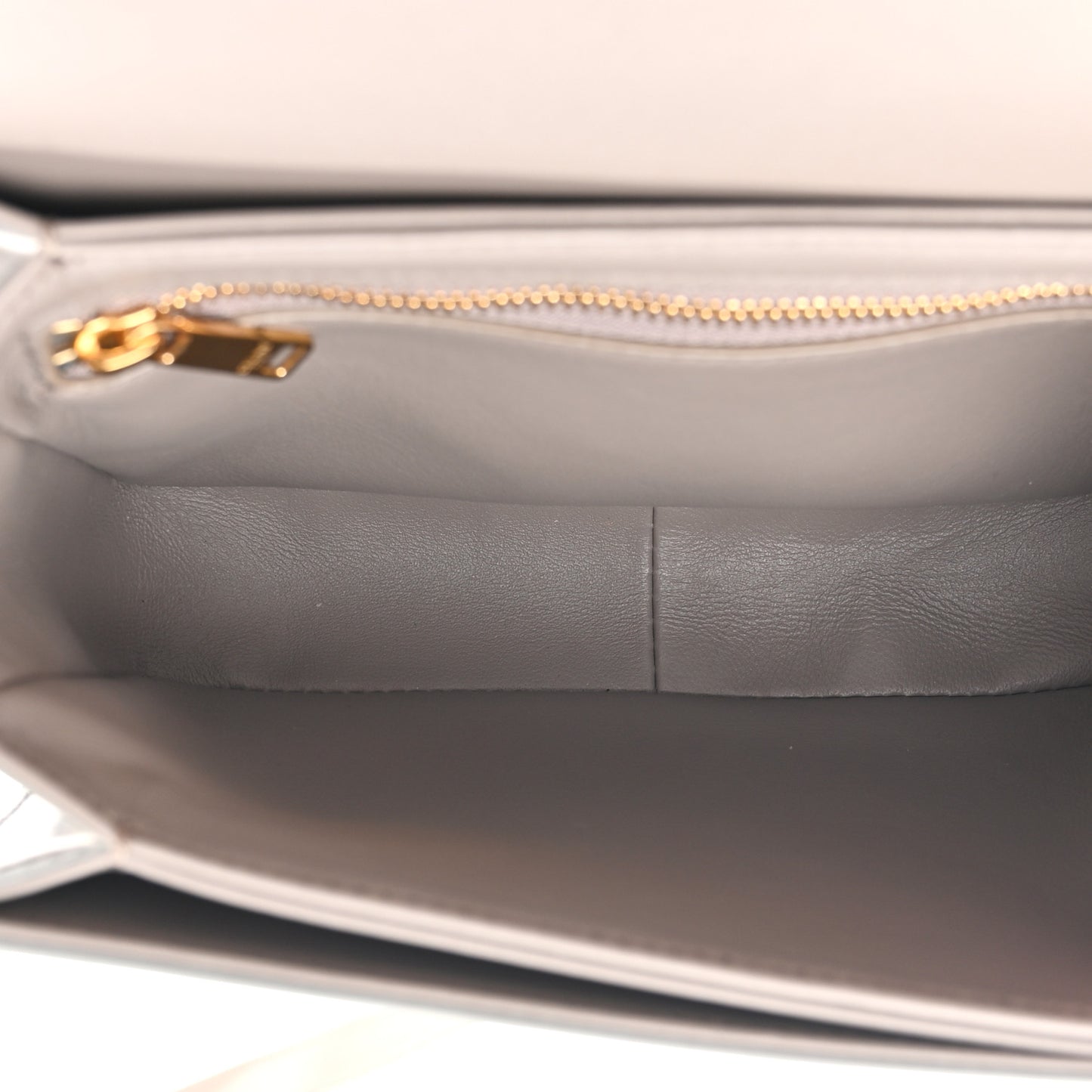 Shiny Calfskin Teen Triomphe Pebble