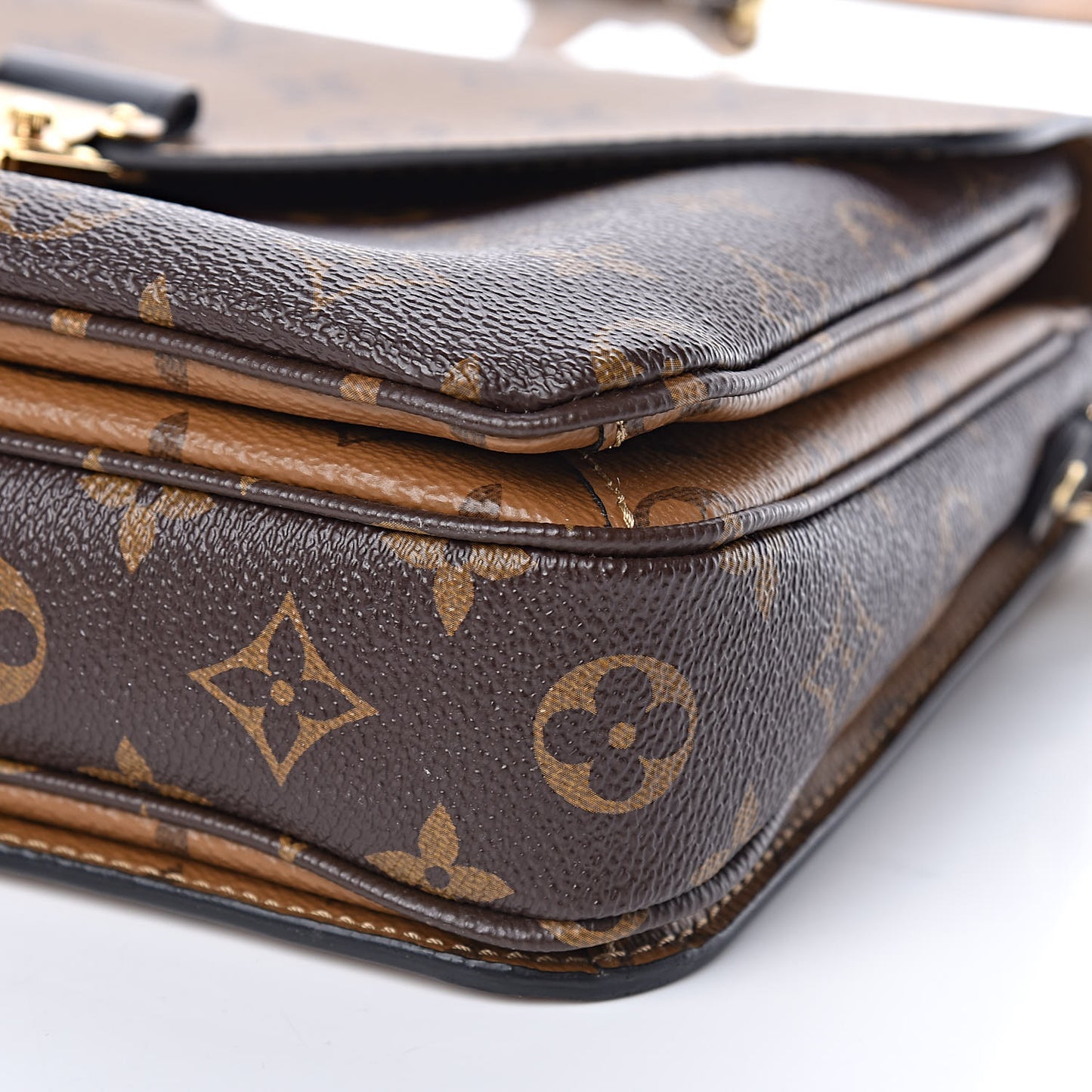 Reverse Monogram Pochette Metis