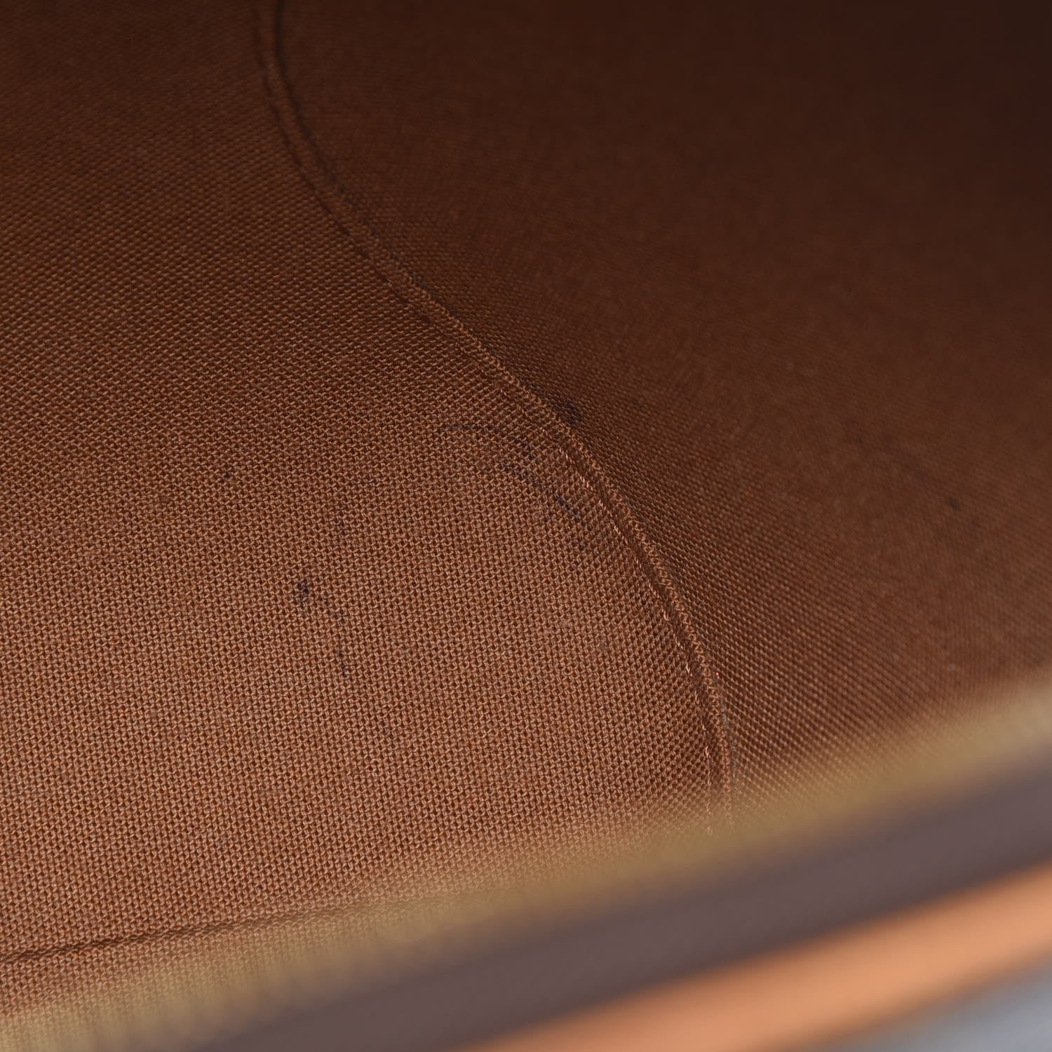 Louis Vuitton Monogram Ellipse MM 16 of 16